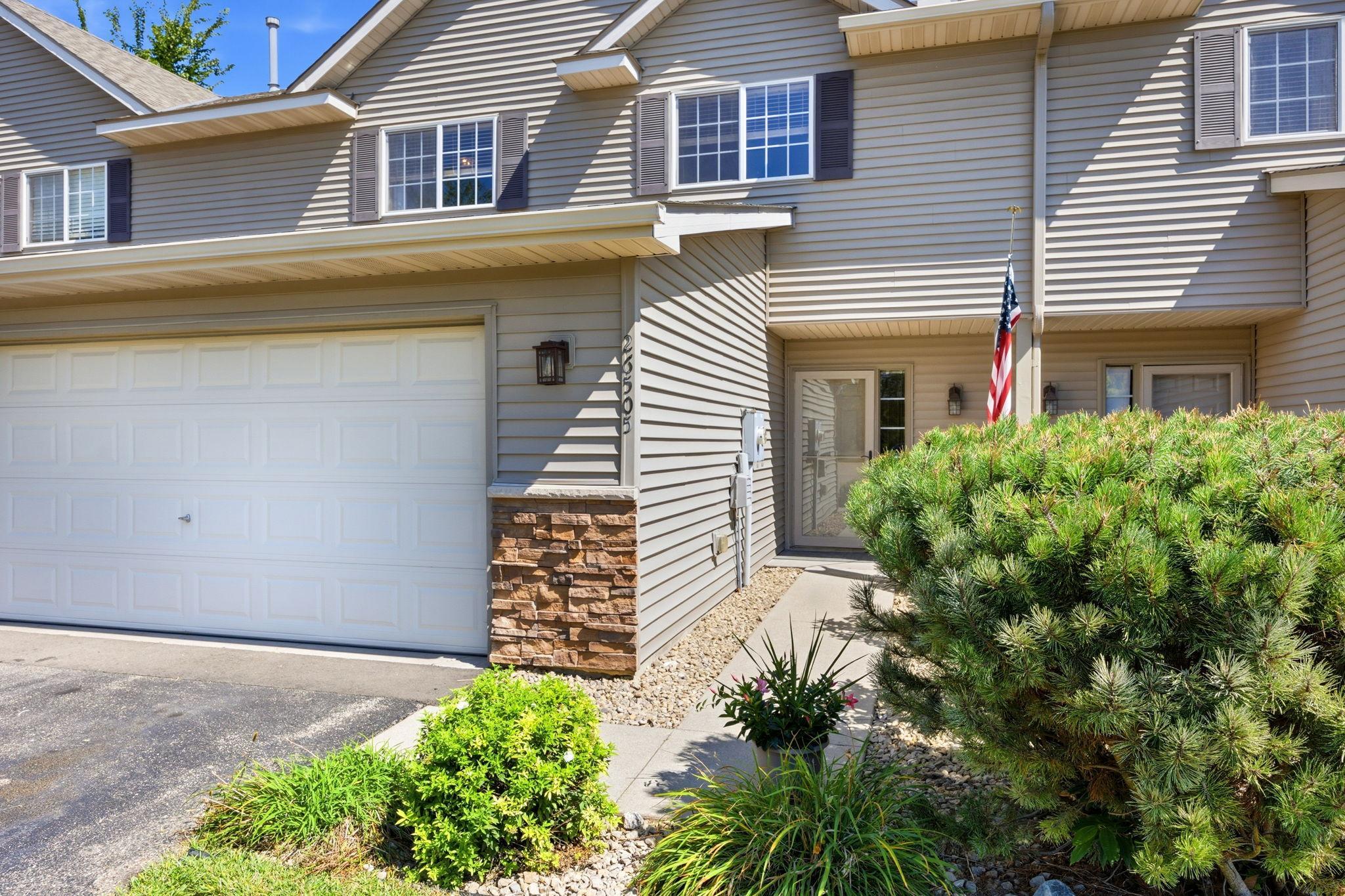 26505 Pond Court — photo