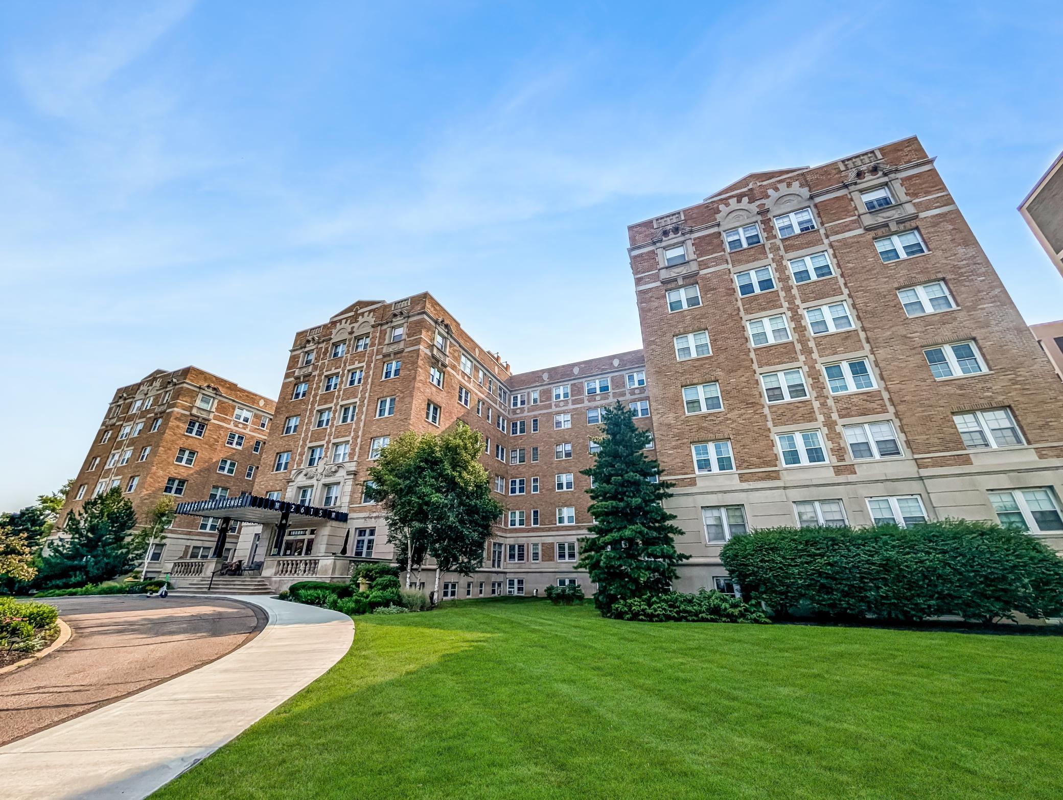 2615 Park Avenue 611 — photo