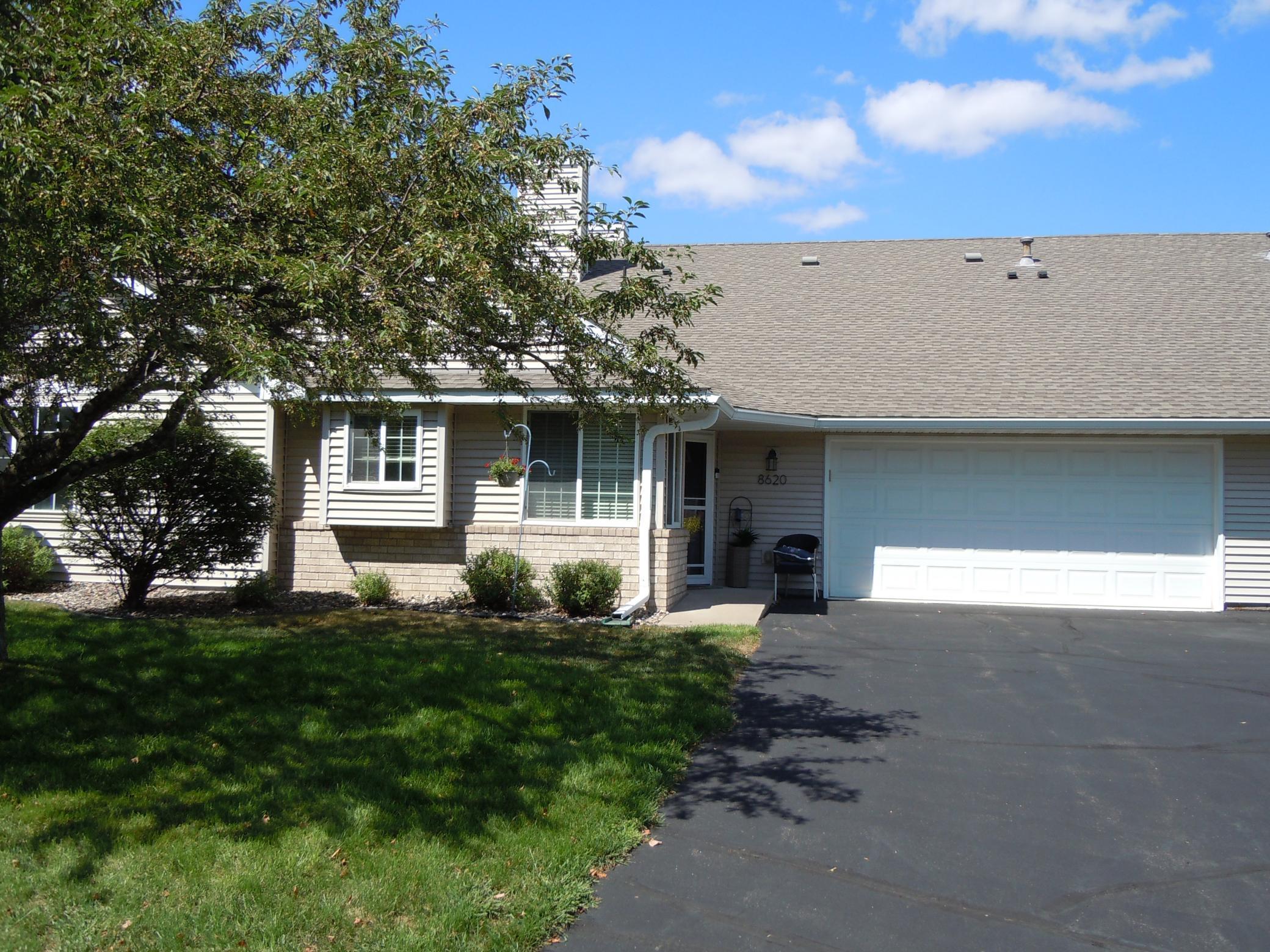 8620 Oxford Lane — photo