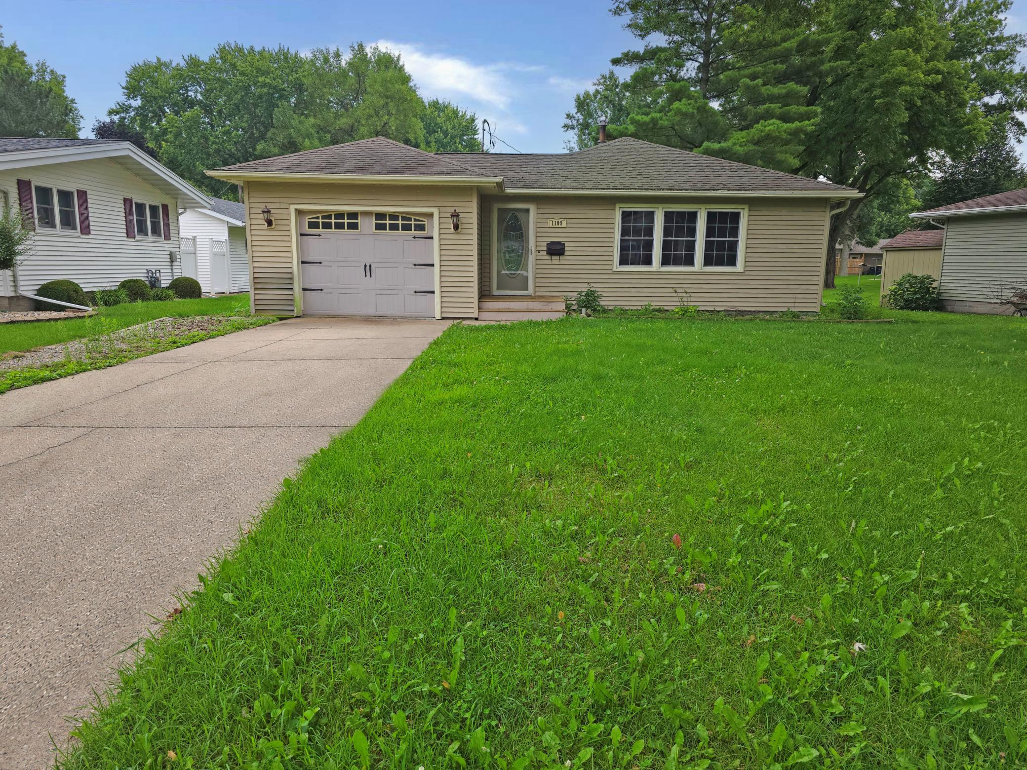1109 S Moore Street — photo