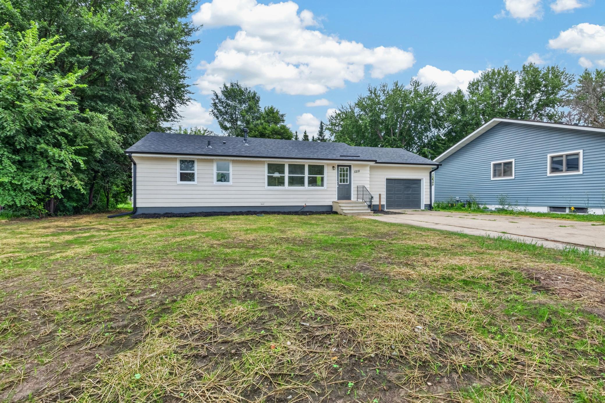 1211 Sunnyside Drive — photo