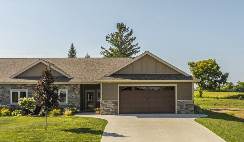 841 Lake Forest Circle — photo
