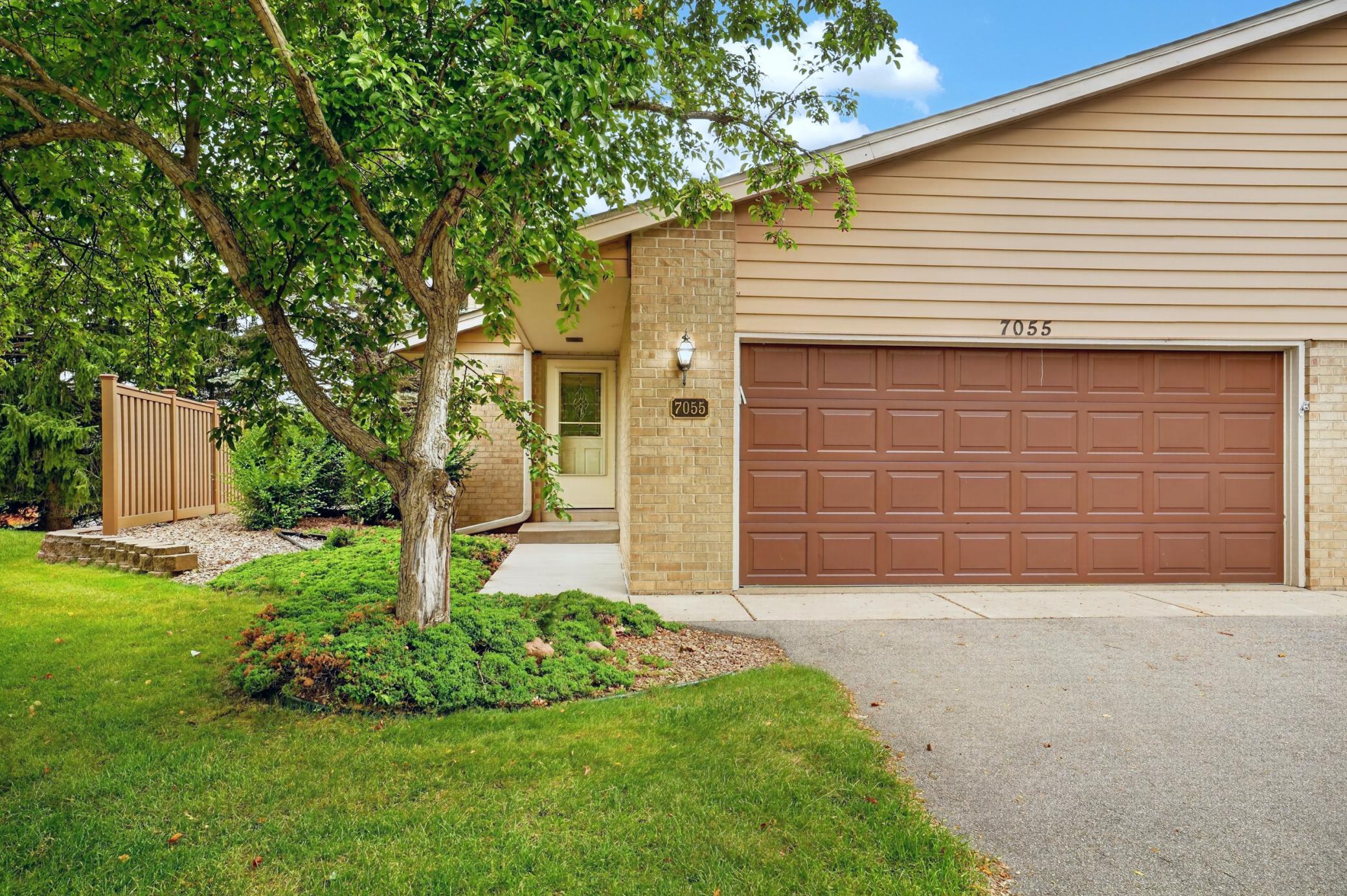 7055 Robinwood Trail — photo