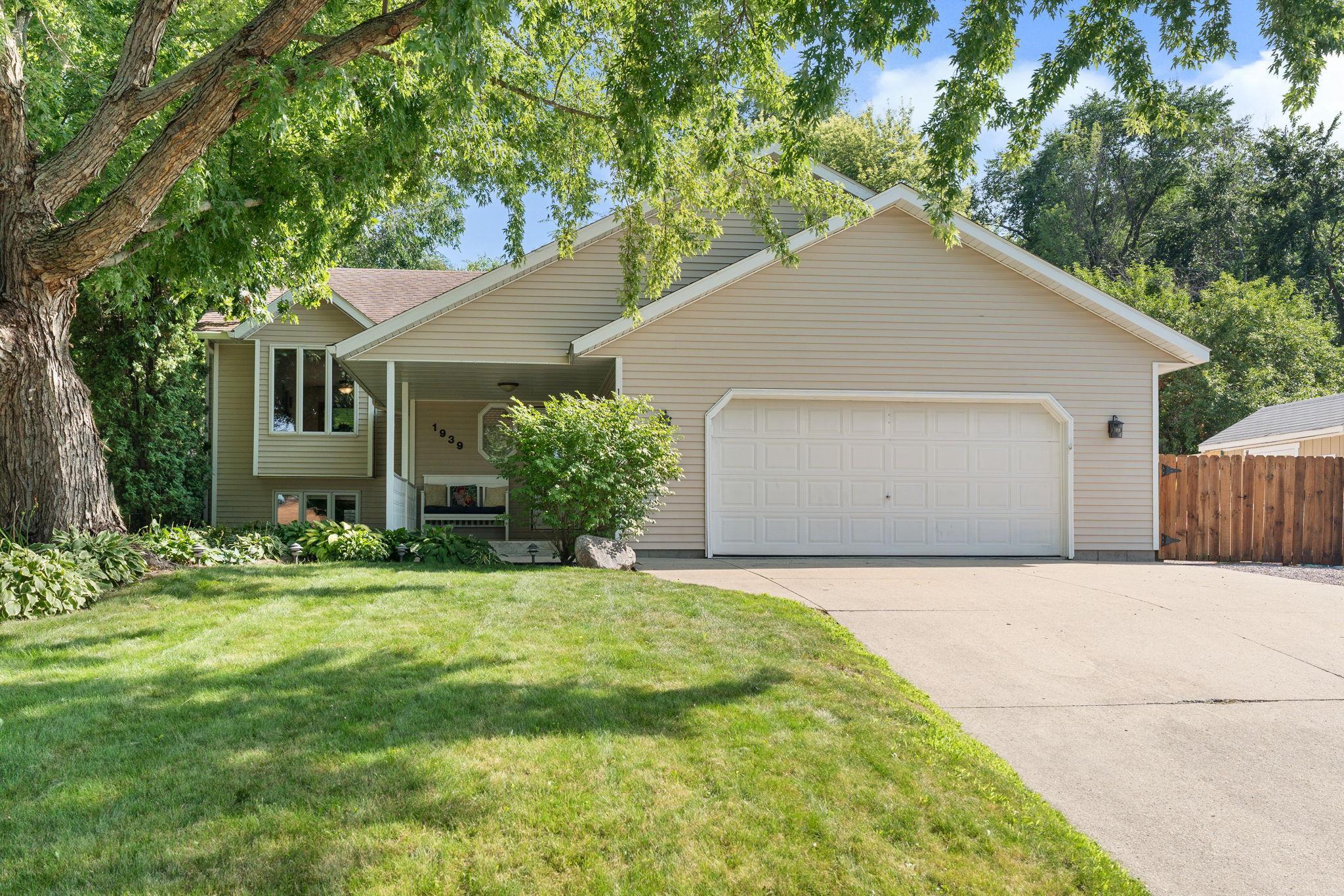 1939 Greenwood Drive NE — photo