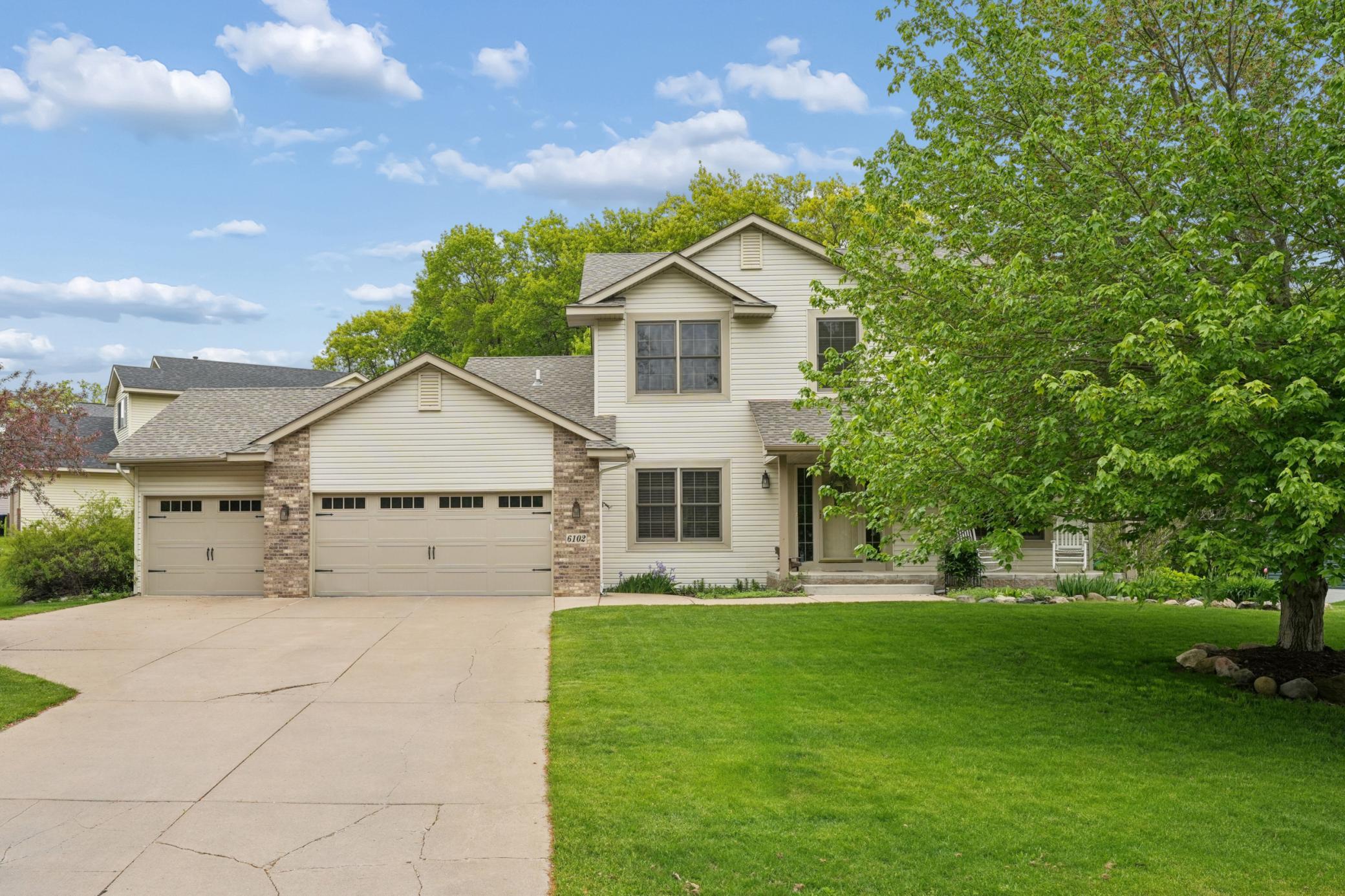 6102 Wildwood Way — photo