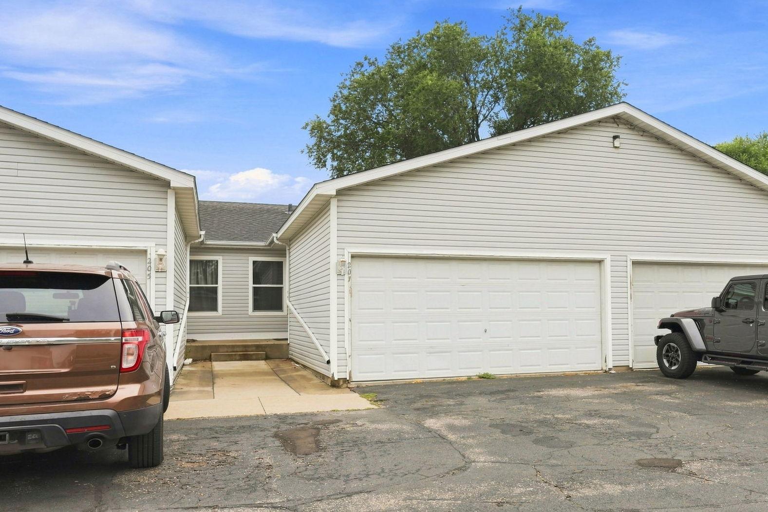 207 Shawnee Trail — photo