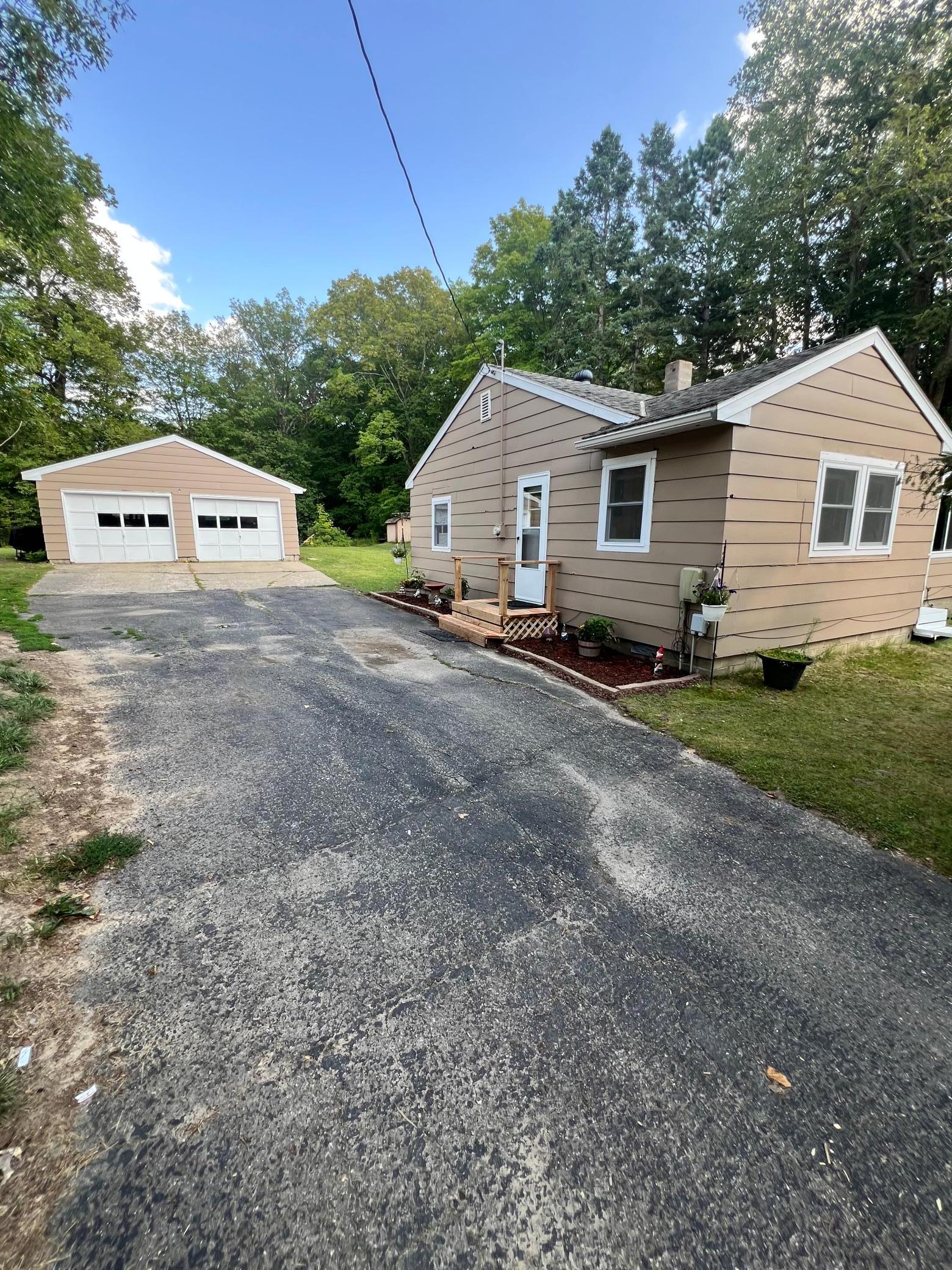 1619 Horseshoe Lake Road — photo