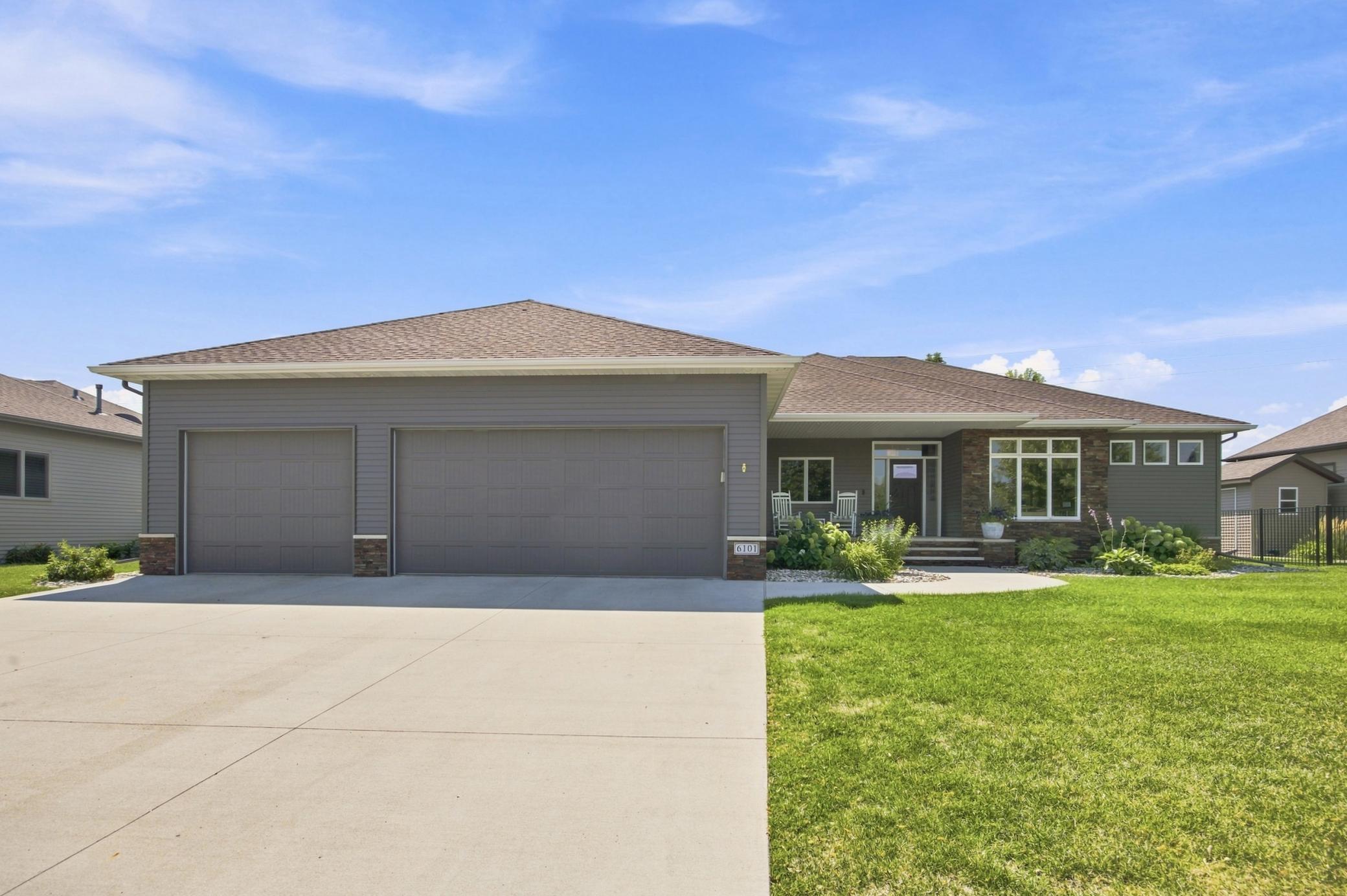 6101 Silverleaf Drive S — photo