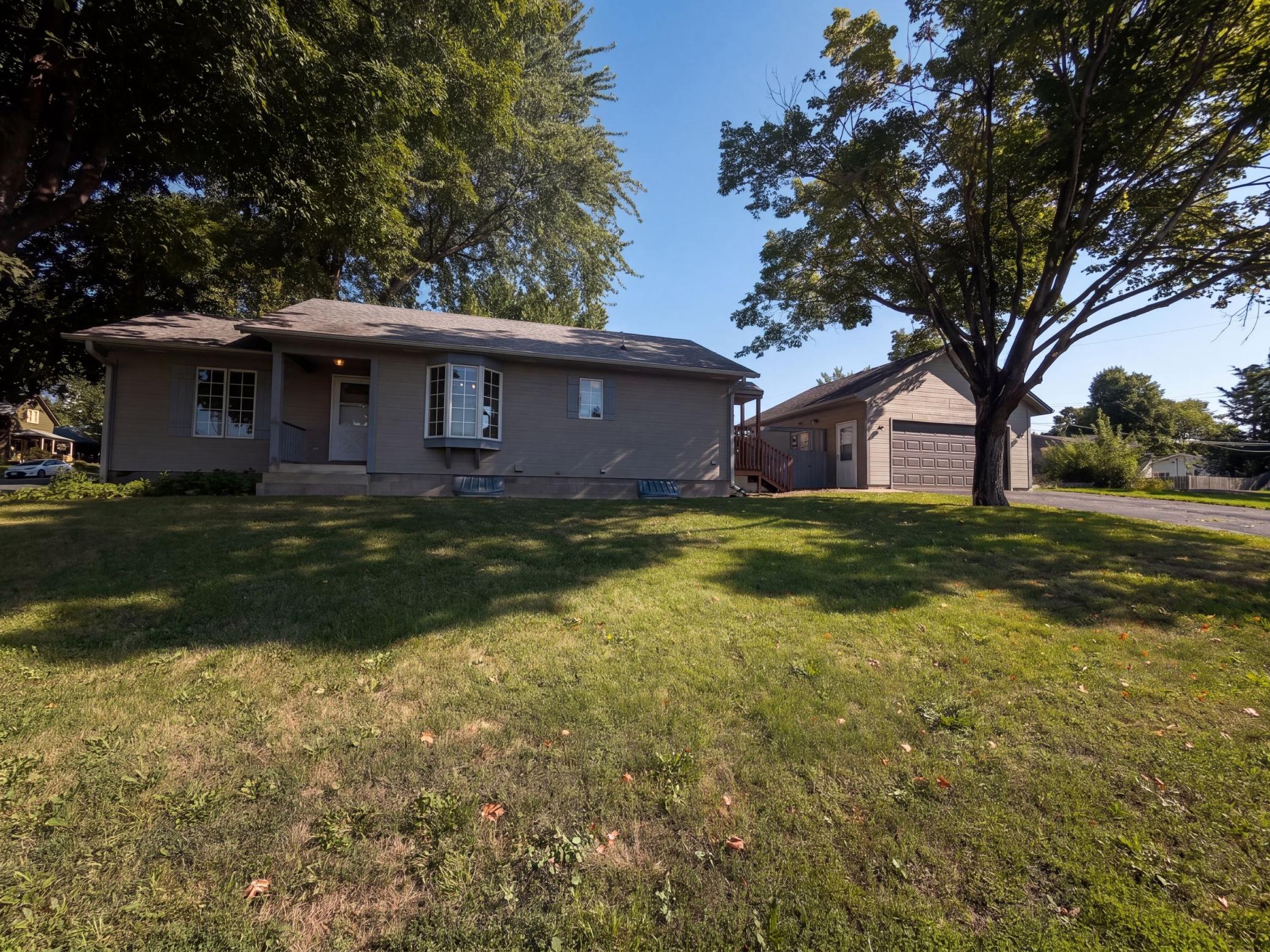 441 S Elm Street — photo