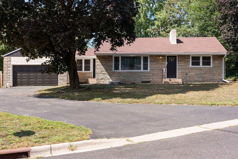 1689 Edgemont Street — photo