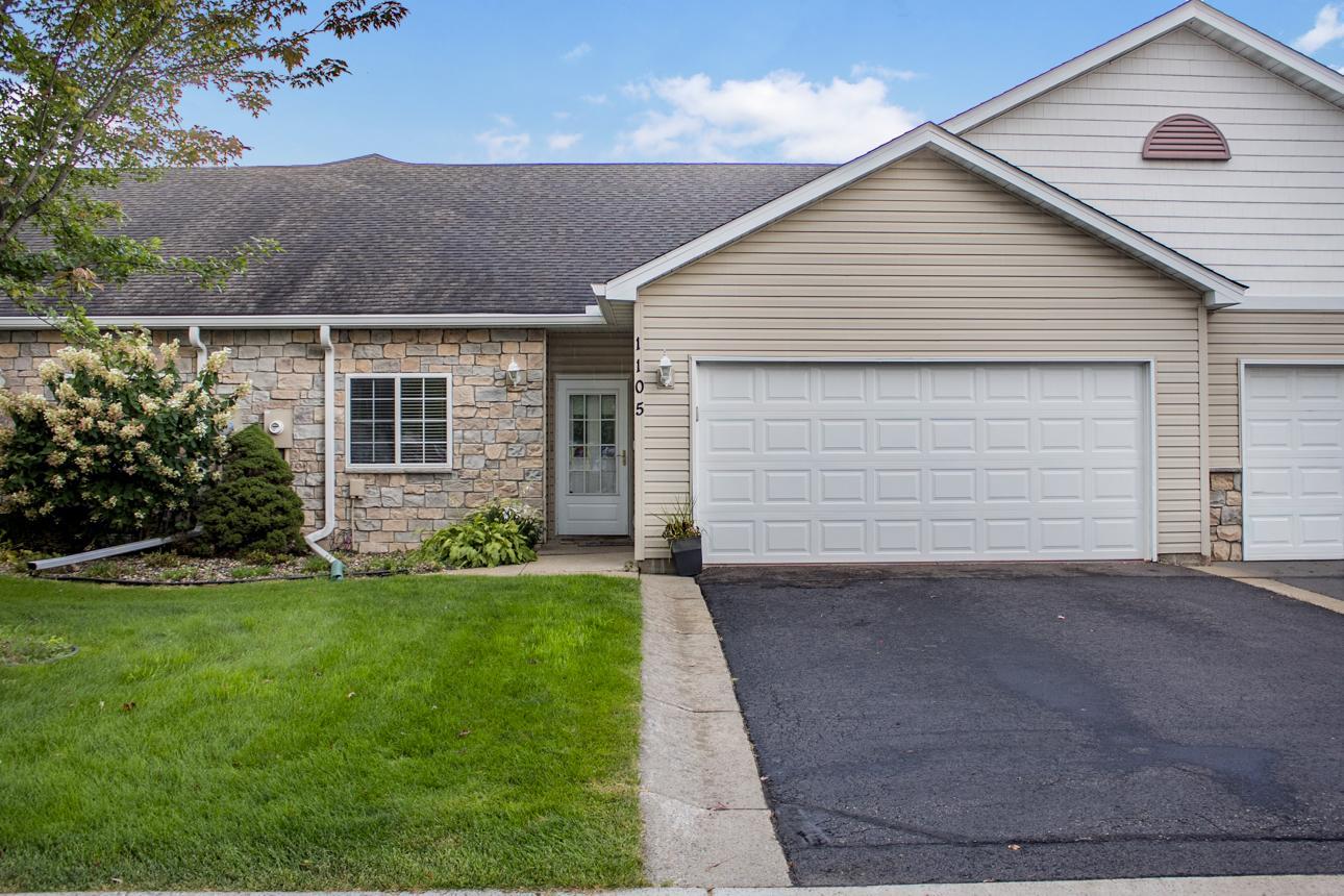 1105 Iris Drive — photo