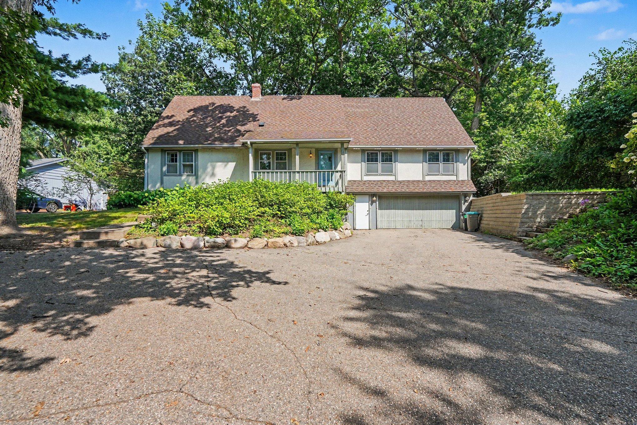 7017 Valley View Road — photo