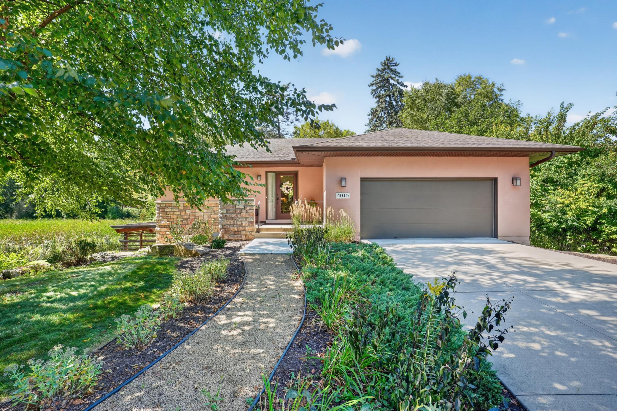 4015 Oakland Street — photo