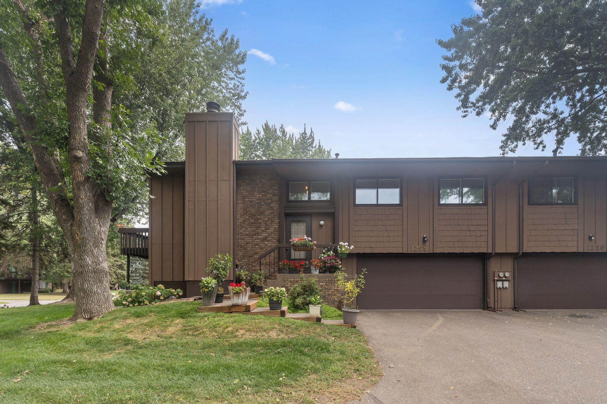 1258 Bridle Path Court — photo