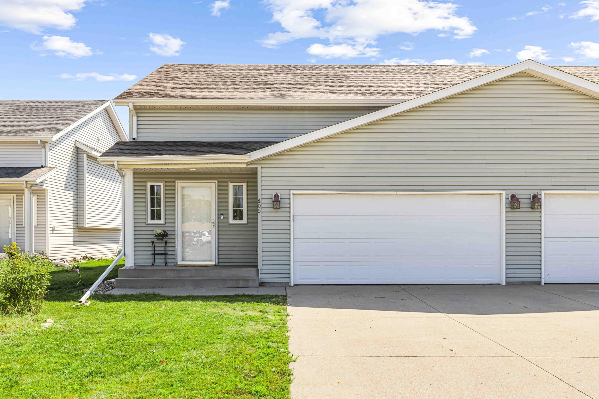605 13 1/2 Avenue E — photo