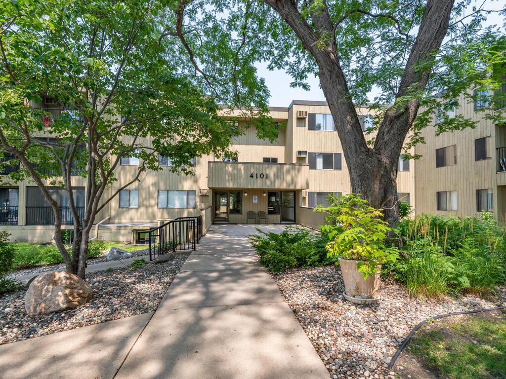 4101 Parklawn Avenue 130 — photo