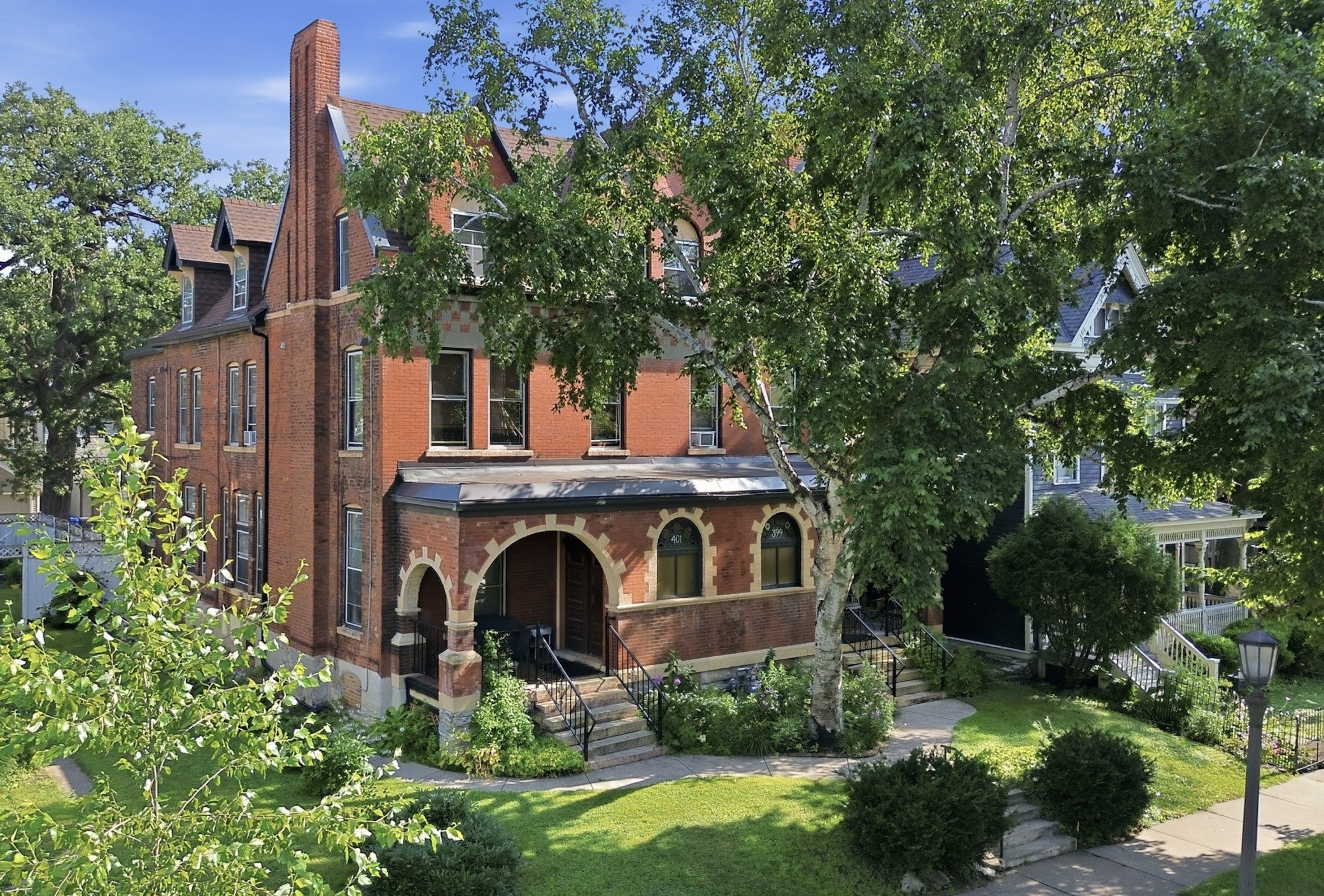 399 Ashland Avenue — photo