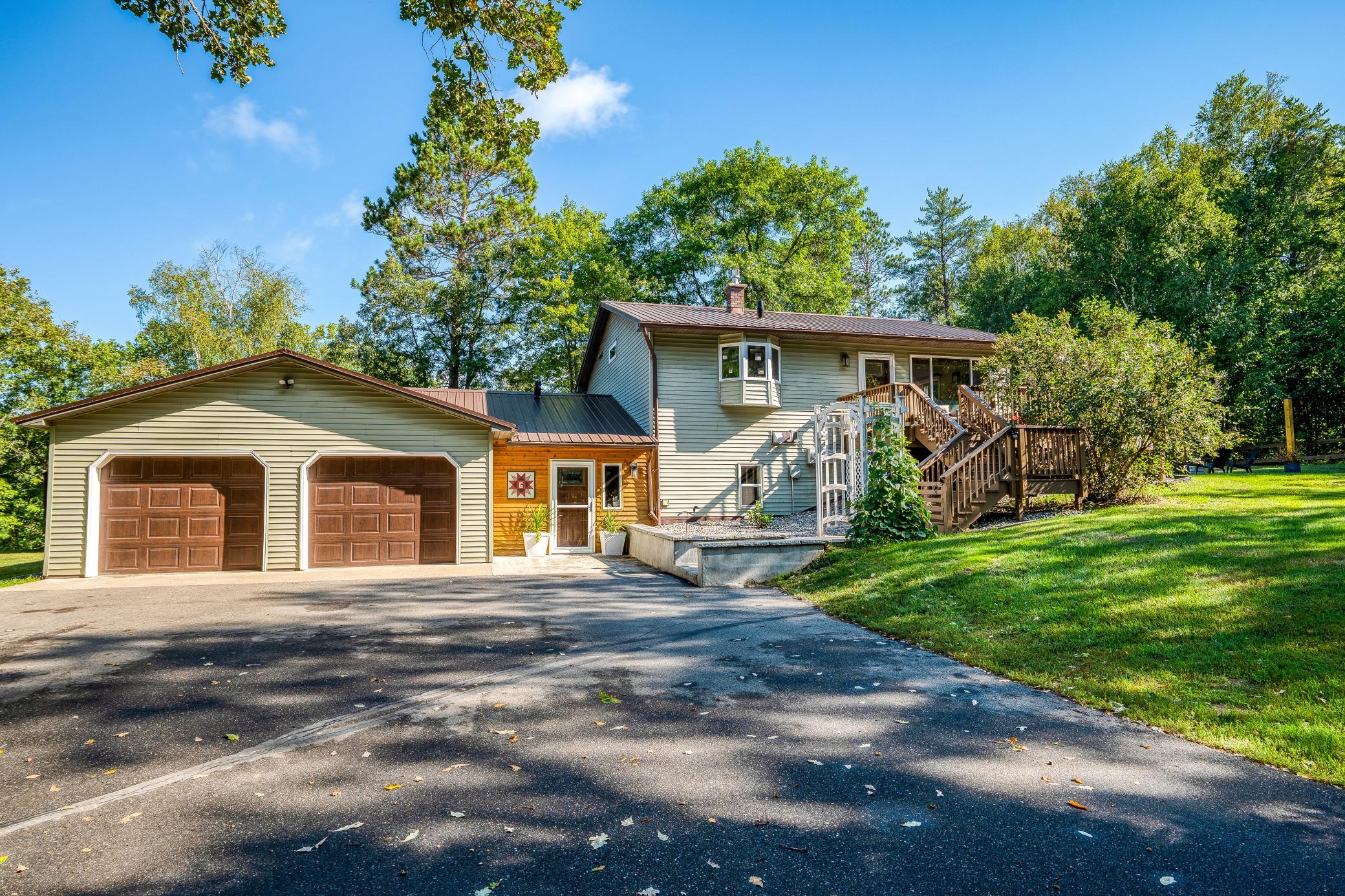 6351 Island View Drive NE — photo
