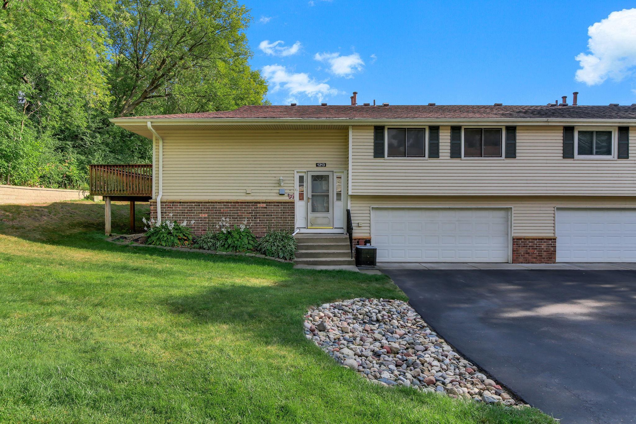 1213 Timbershore Lane — photo