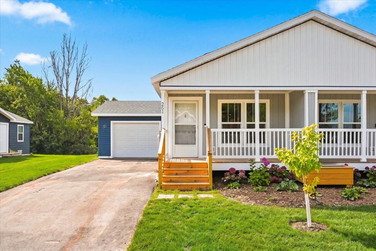 251 Panther Drive — photo