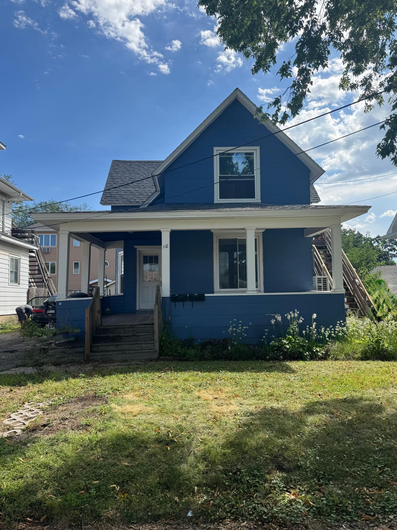 10 6th Avenue SE — photo