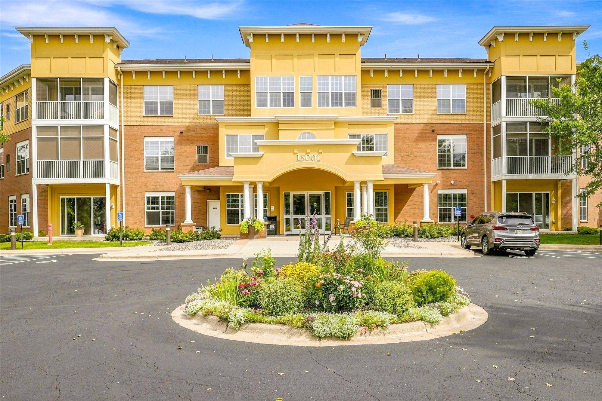 15001 Burnhaven Drive 207 — photo