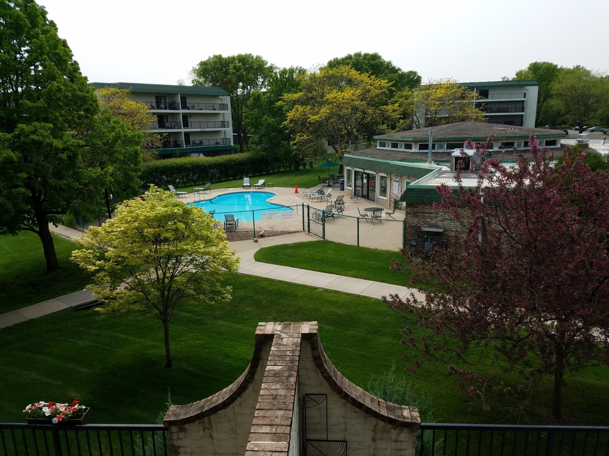 10401 Cedar Lake Road 301 — photo