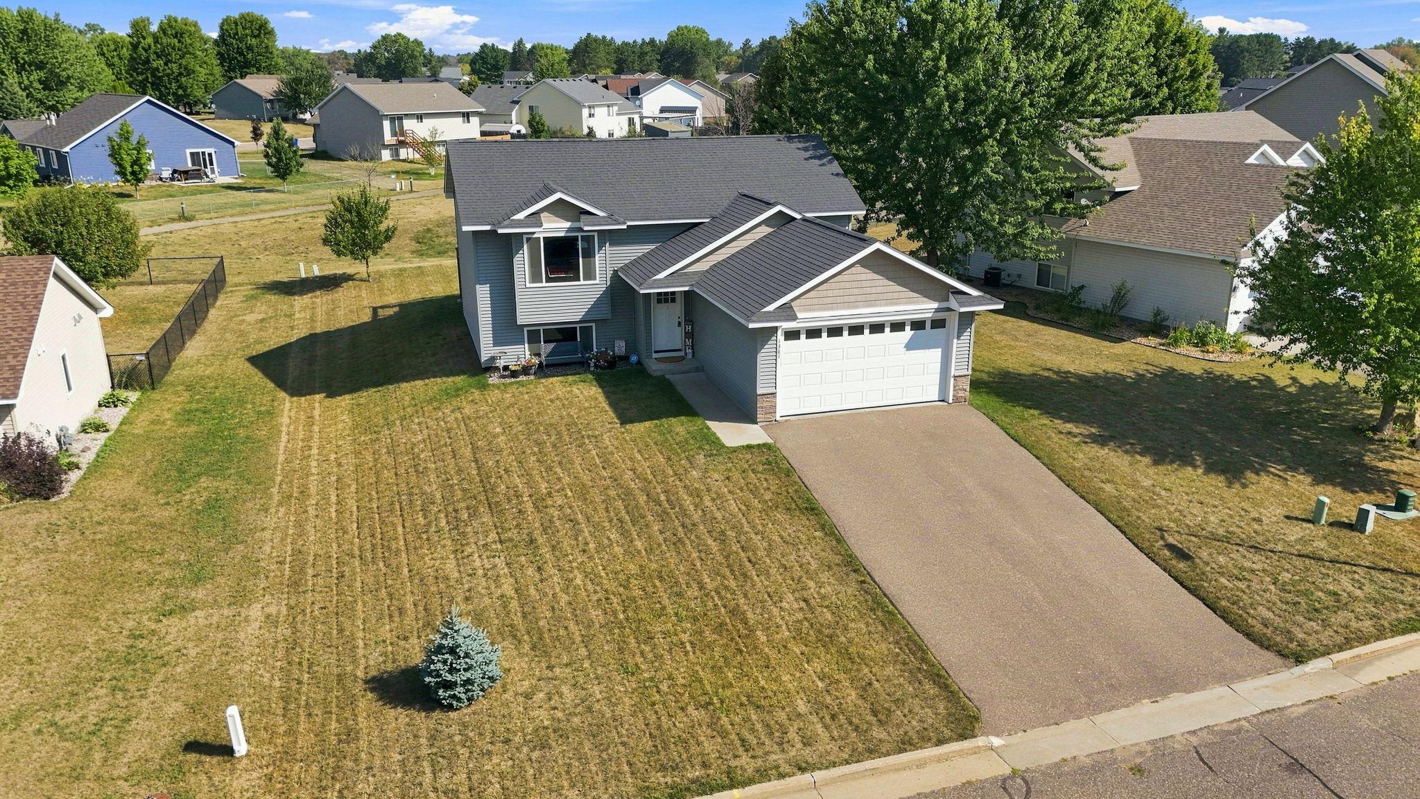 1381 Pheasant Run — photo