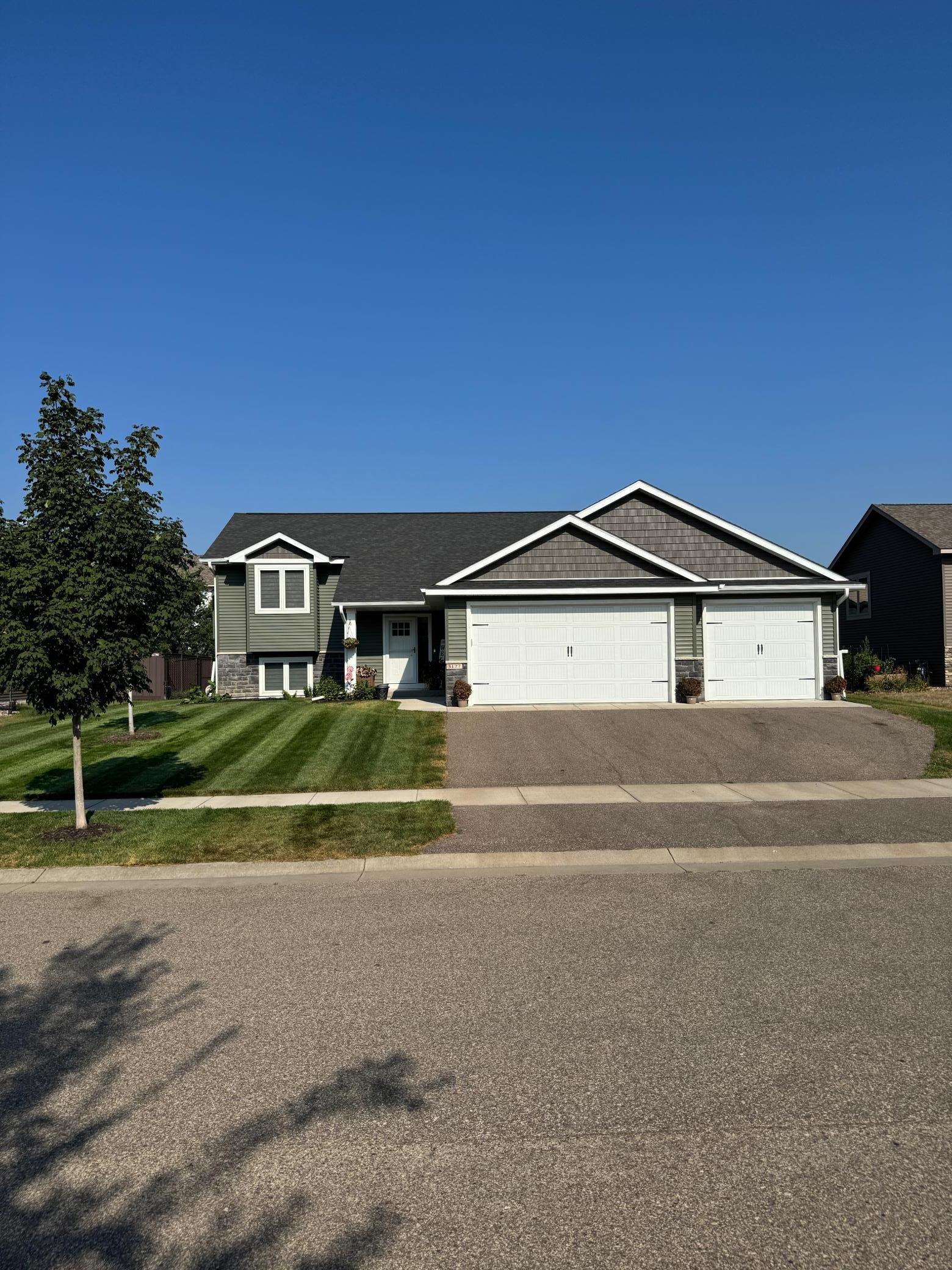 3177 Kingston Street — photo