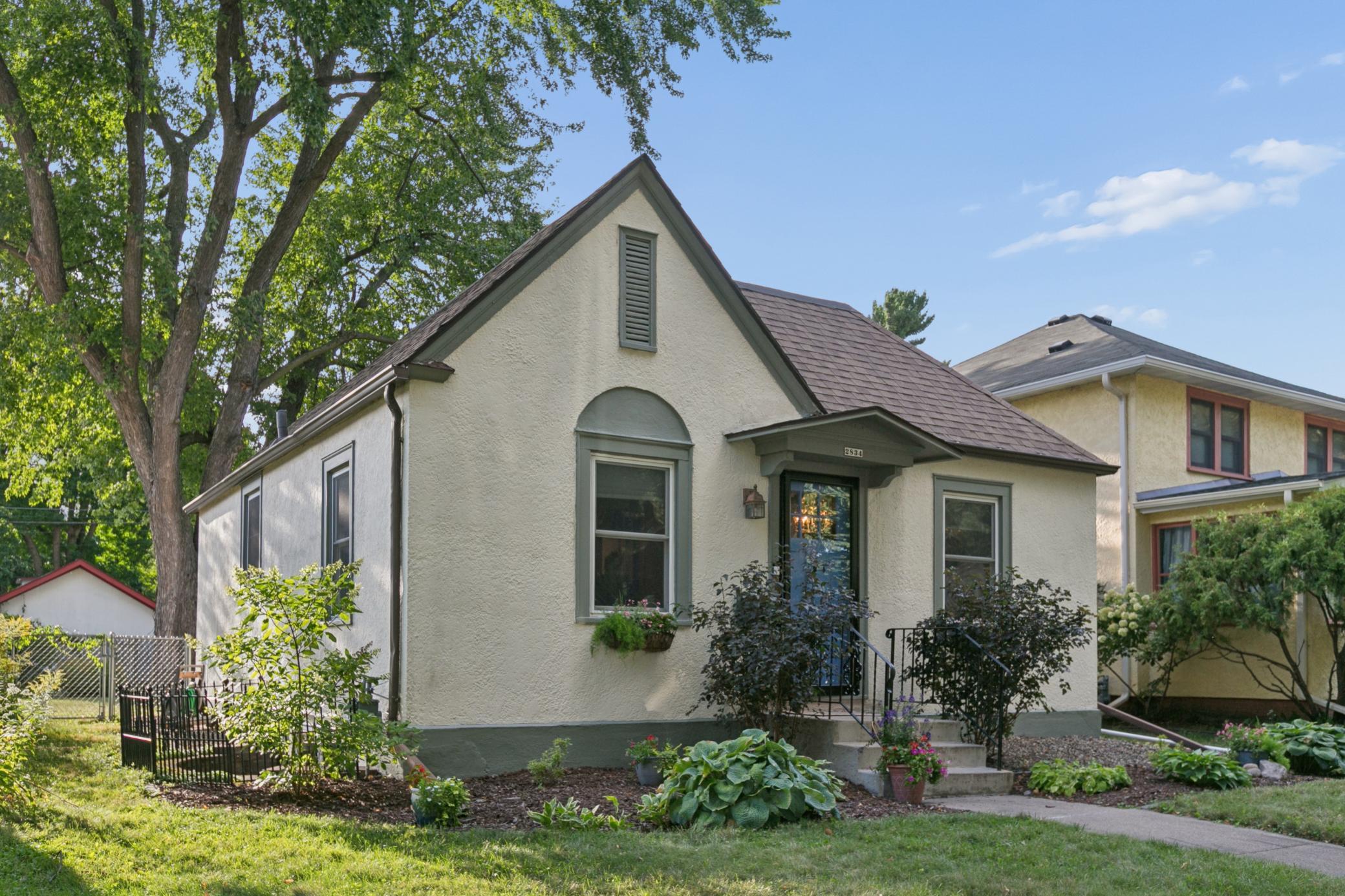 2834 Arthur Street NE — photo