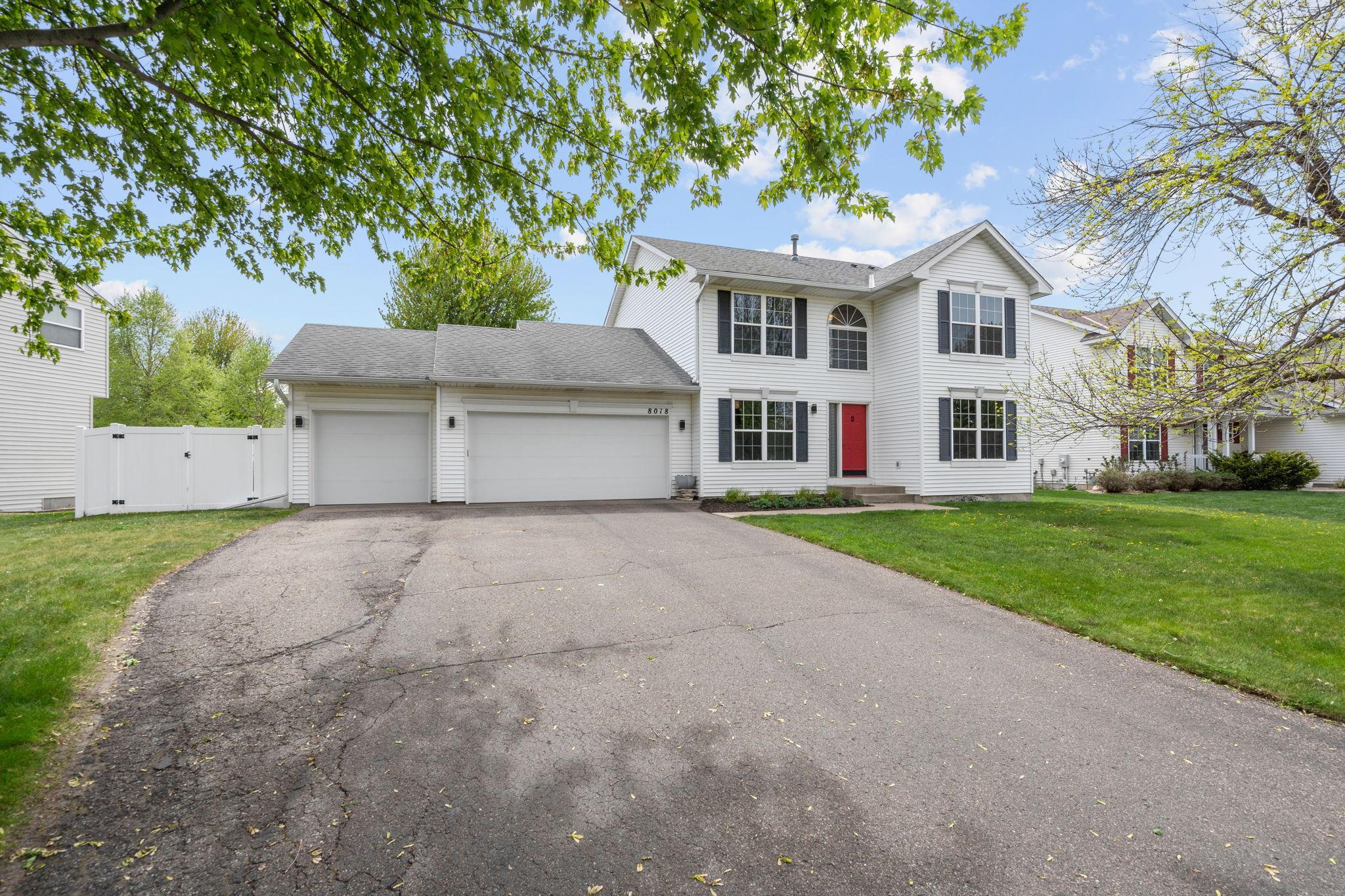 8018 Greenbriar Lane — photo