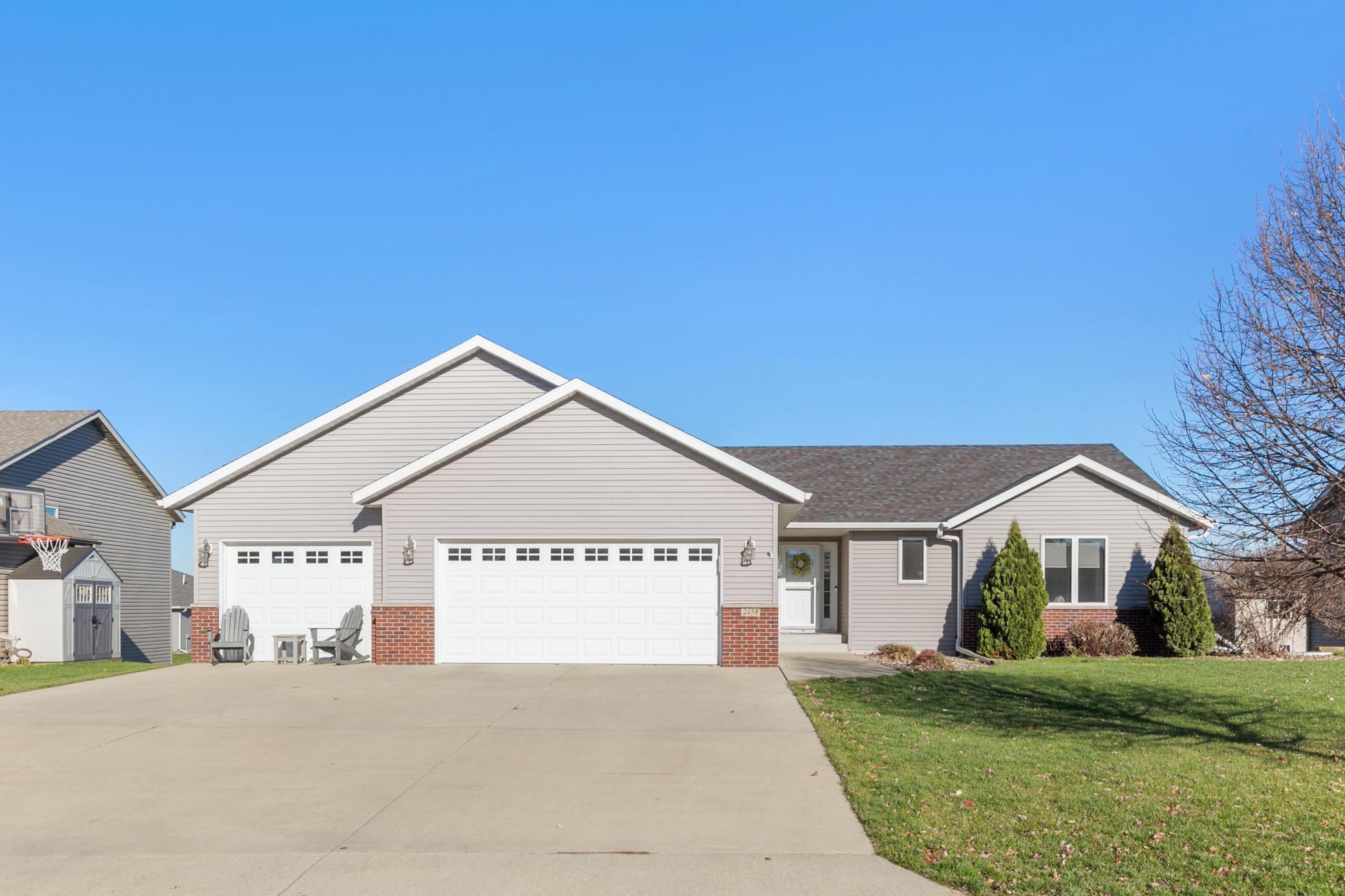 2458 Timberwood Lane NE — photo