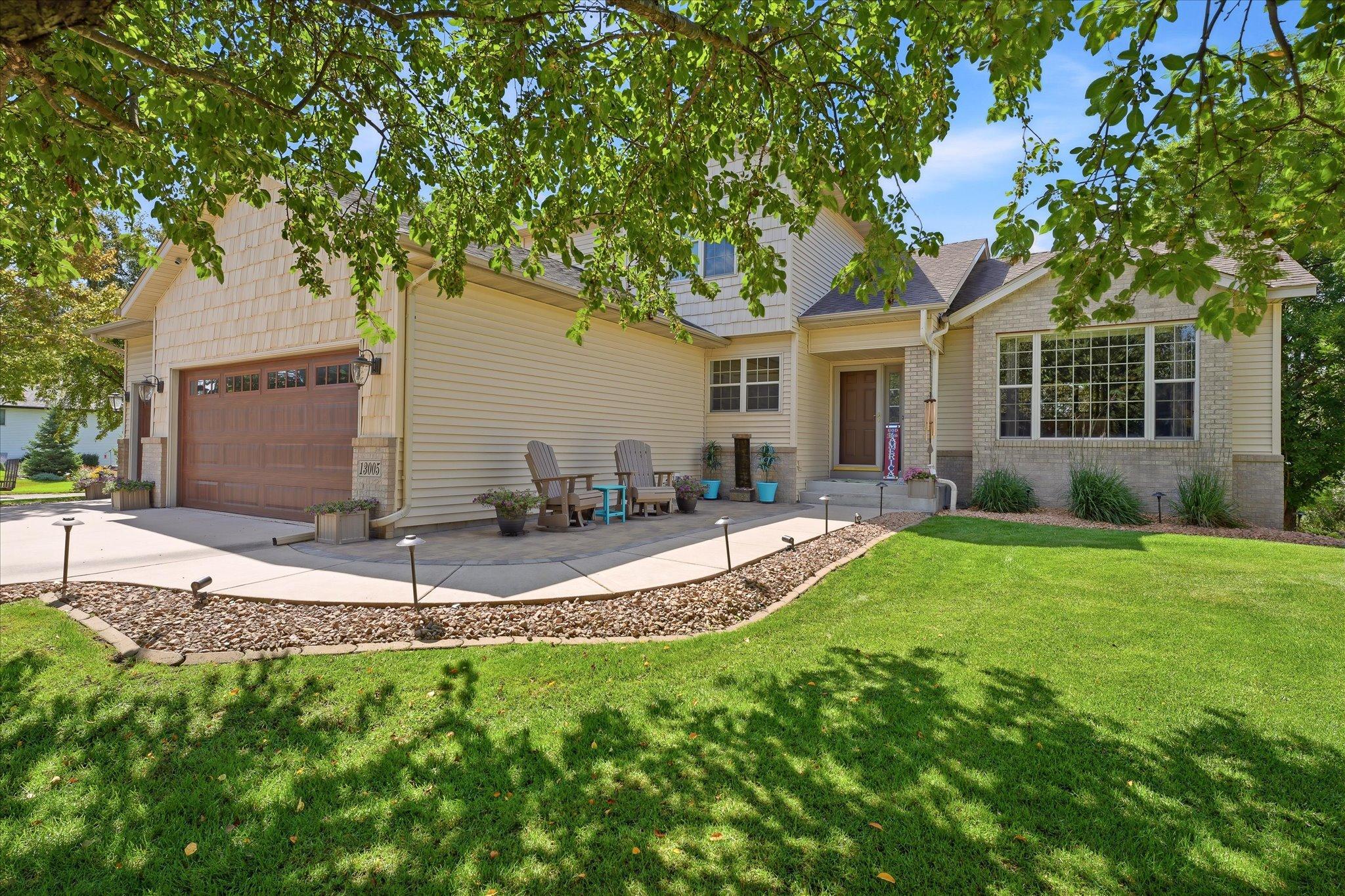 13005 Oakwood Drive — photo
