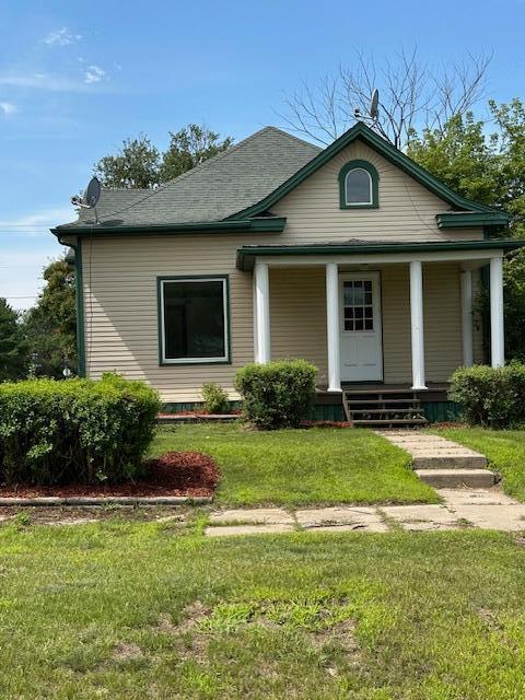 302 Cedar Avenue NW — photo