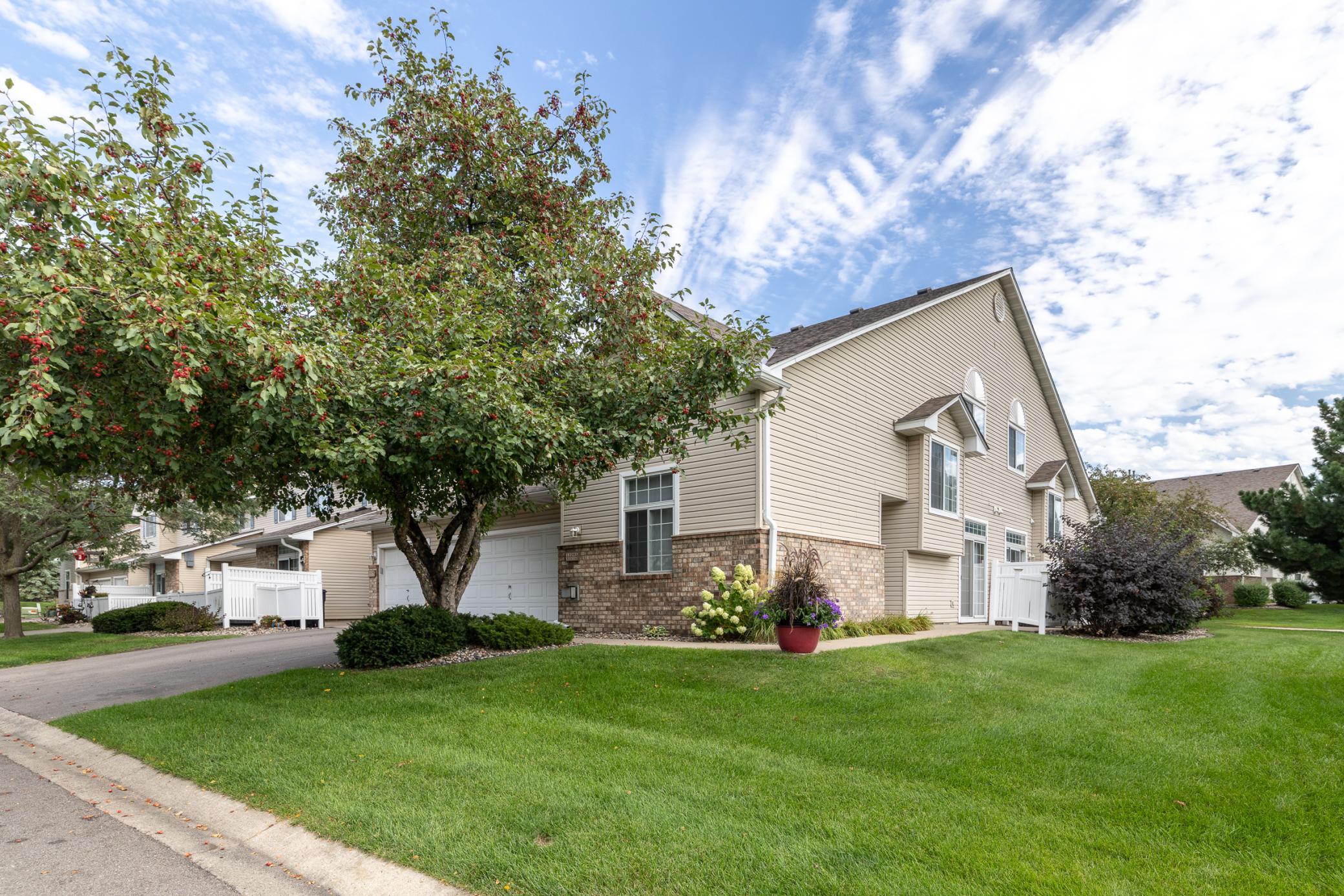 15573 Garnet Way 60 — photo