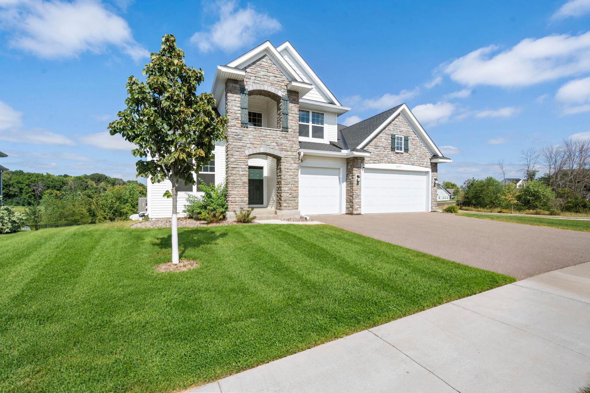 6797 Coach House Lane — photo