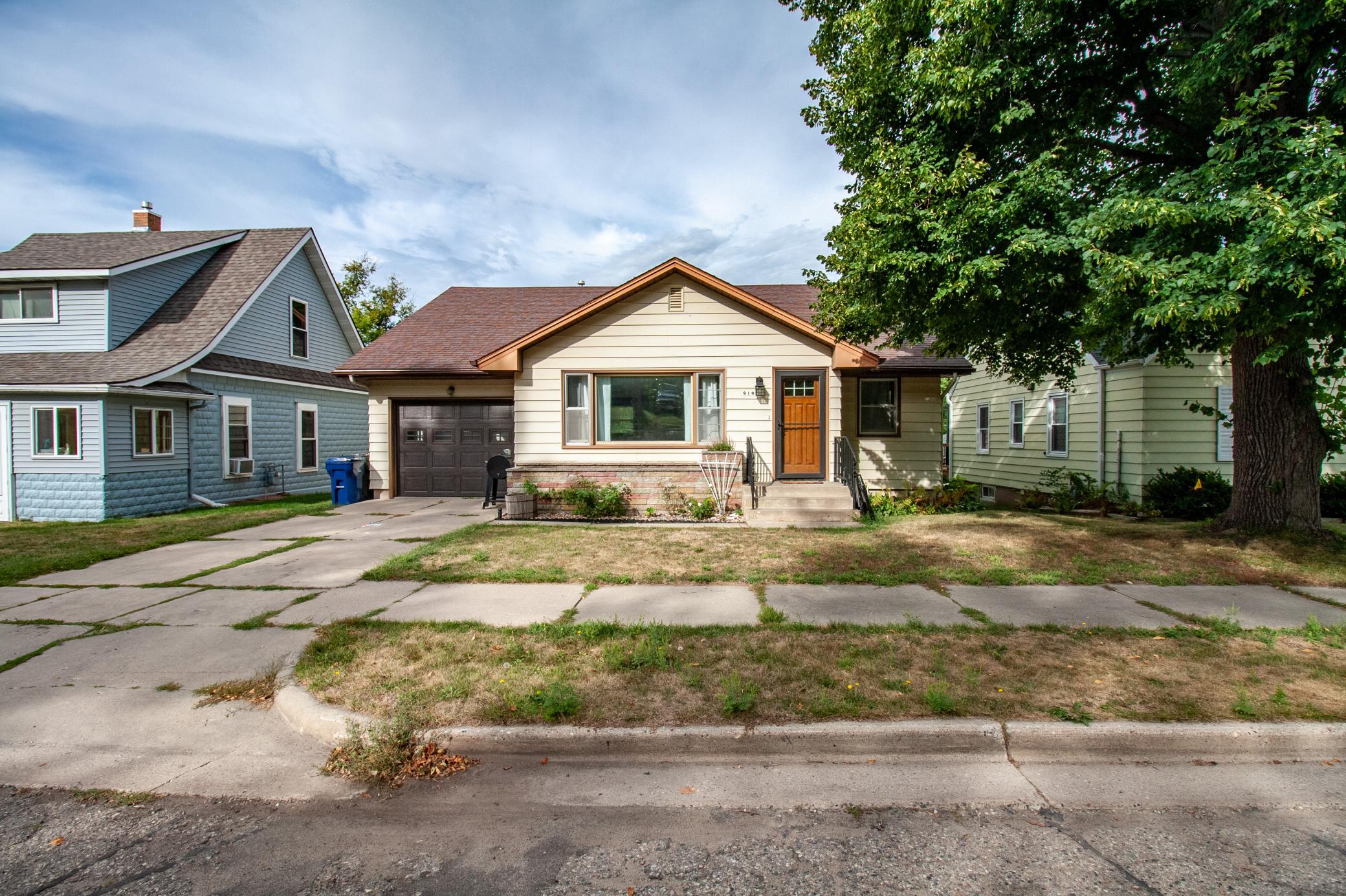 919 N Park Street — photo