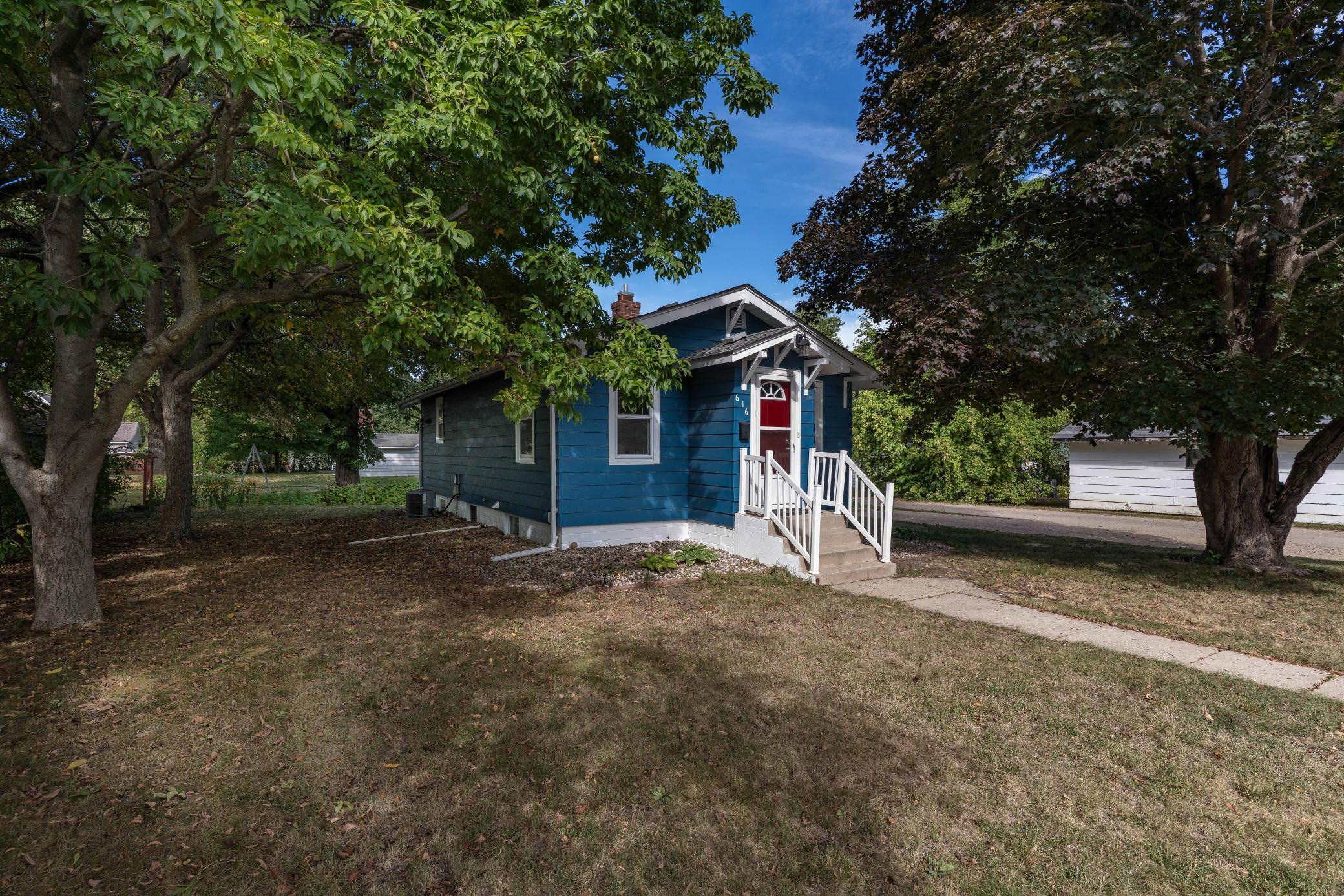 616 Lake Street — photo