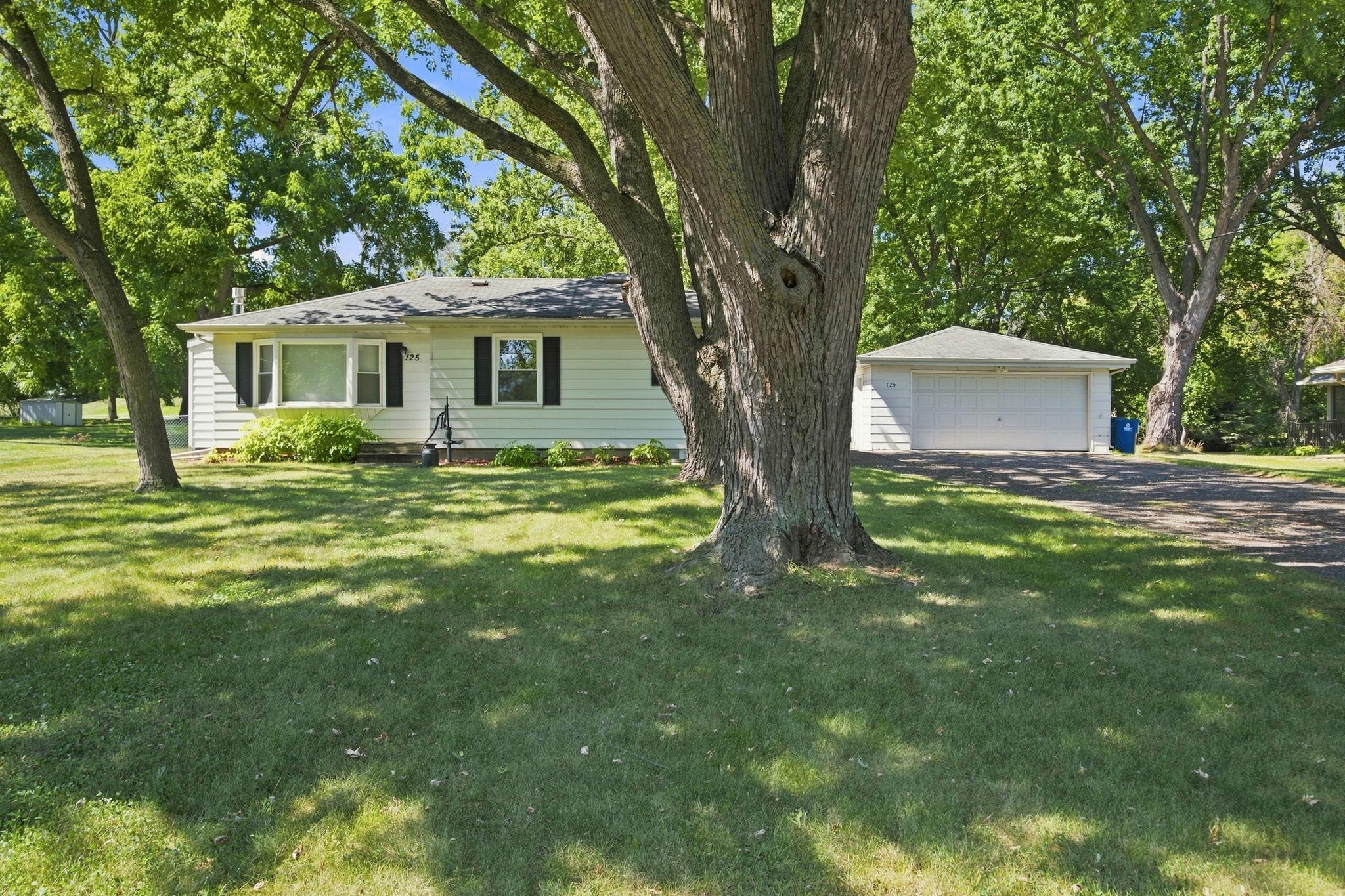 125 Hackberry Hill — photo
