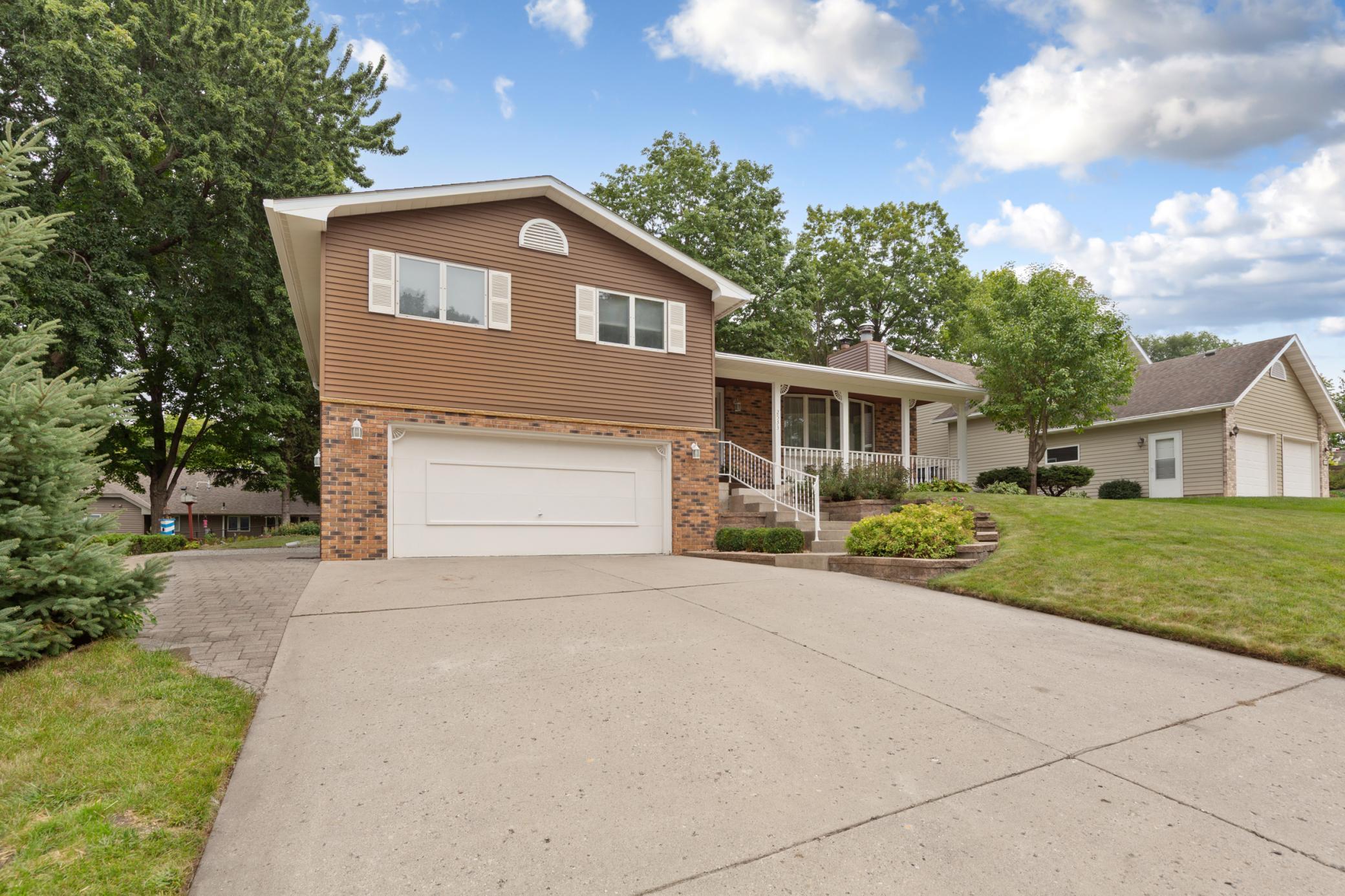 2533 Woodland Drive — photo