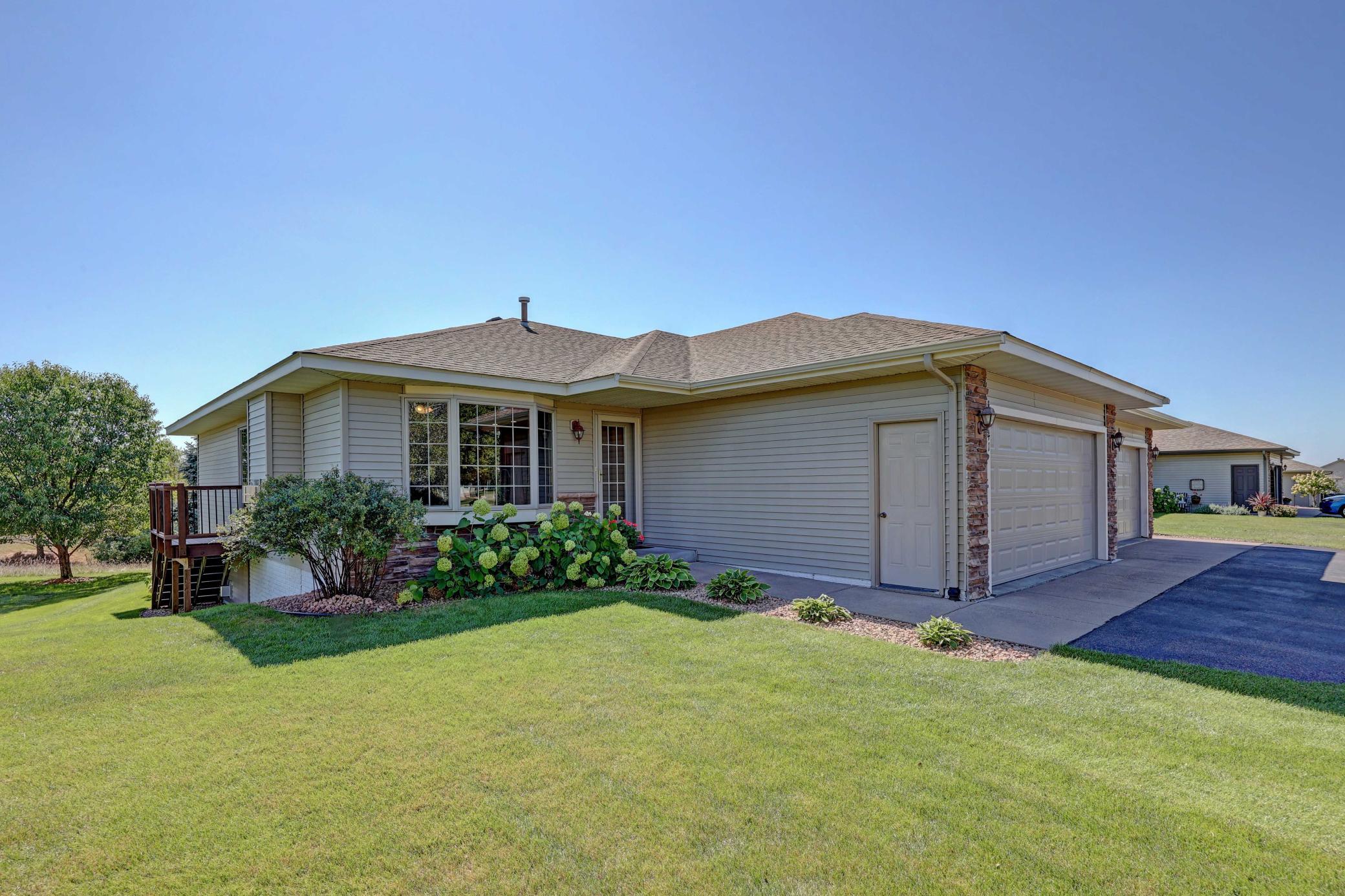 1541 Sequoia Lane — photo
