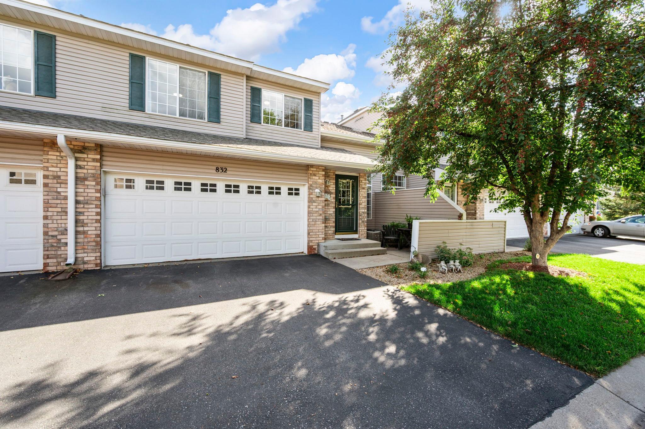 832 Summer Pines Circle — photo
