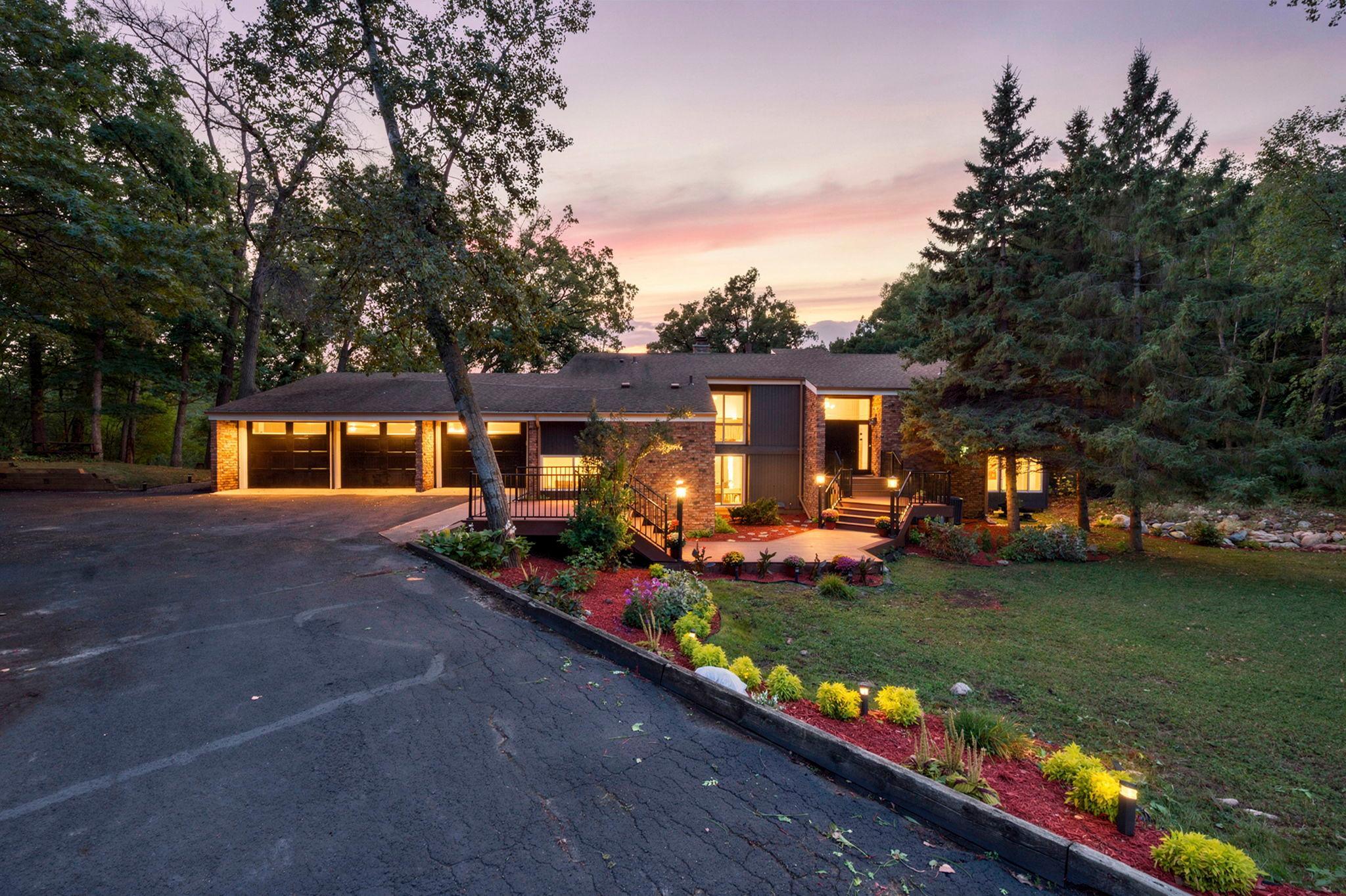 16411 Kingswood Drive — photo