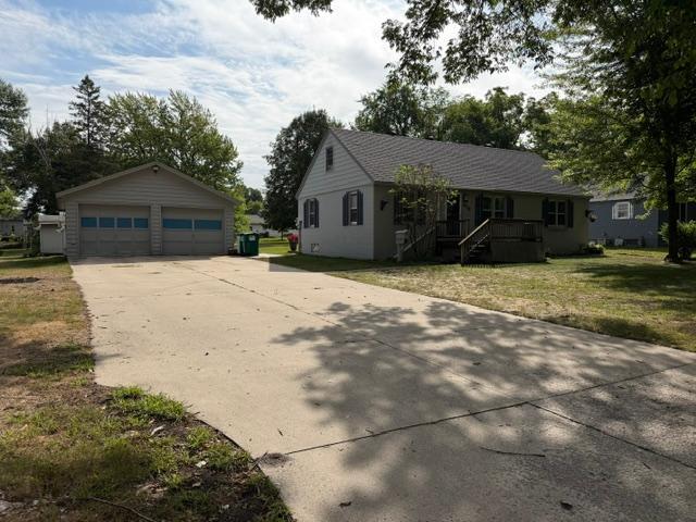 413 S Donnelly Avenue — photo