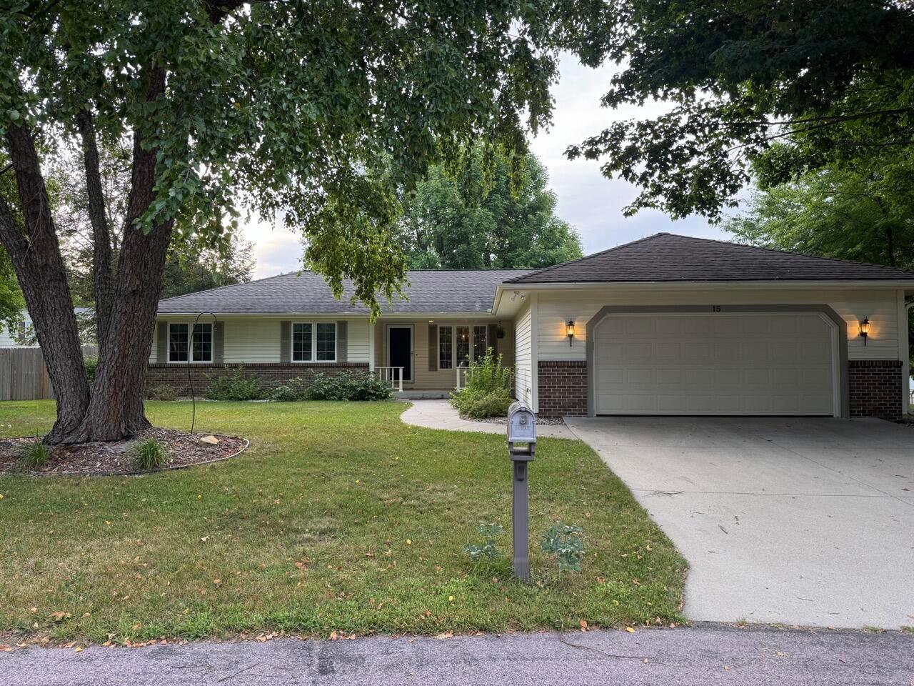 15 Caroletta Court — photo