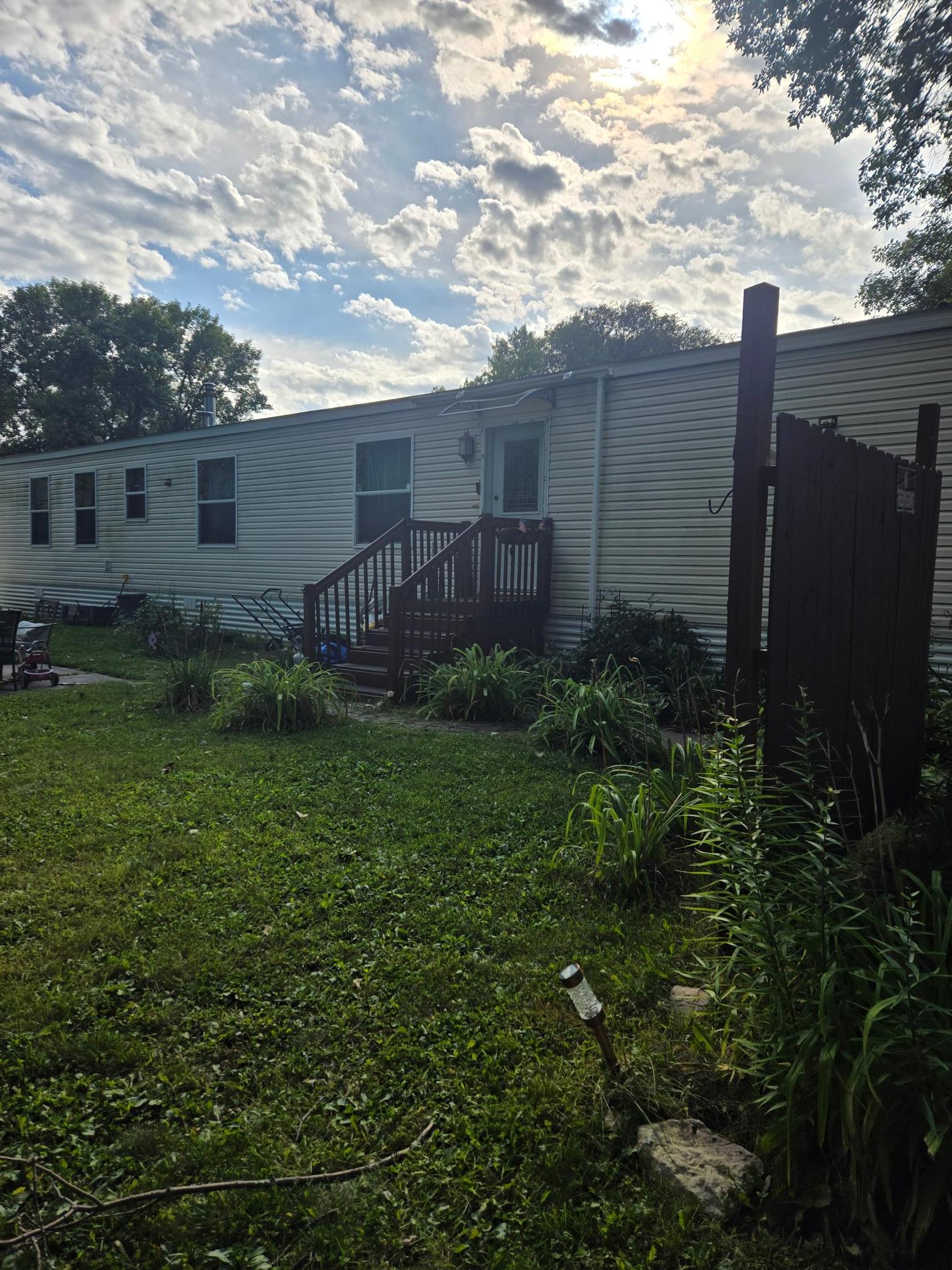 1400 Lakeland Drive NE 15 — photo