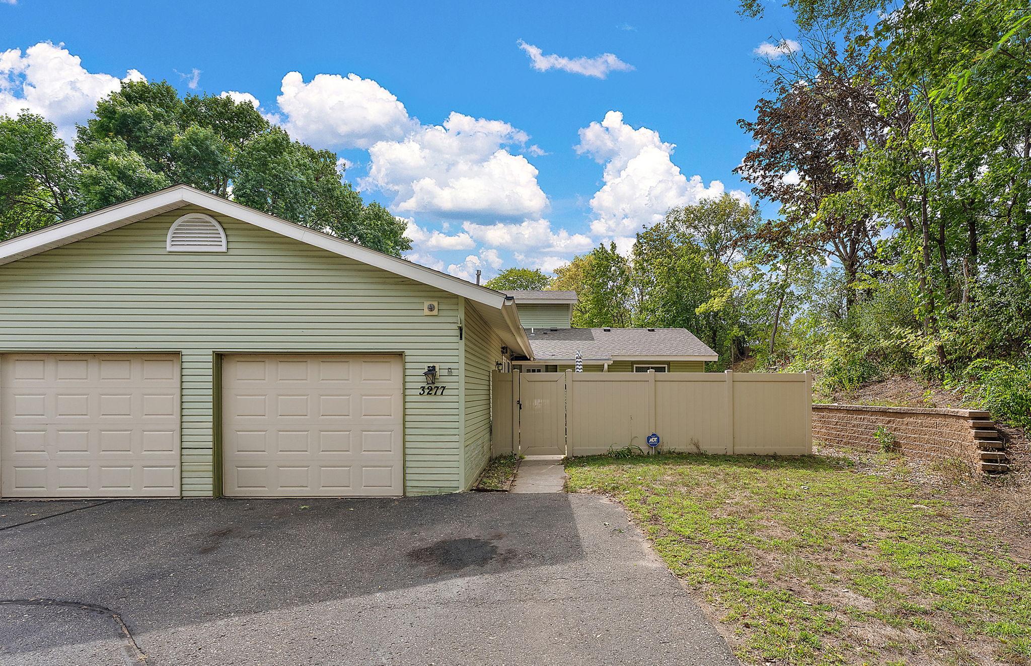 3277 Cloman Way 26 — photo