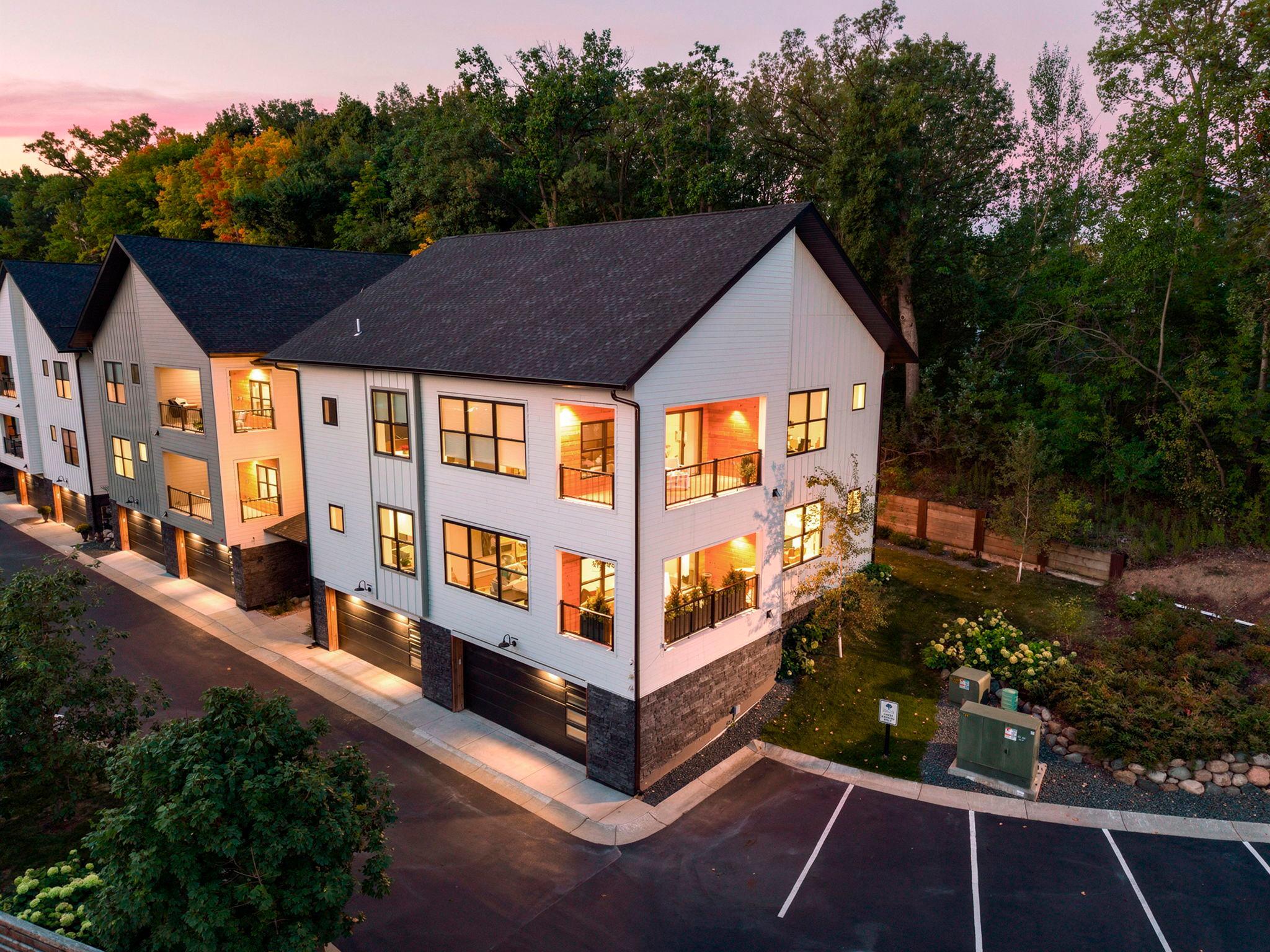 5734 Shady Oak Road 11 — photo