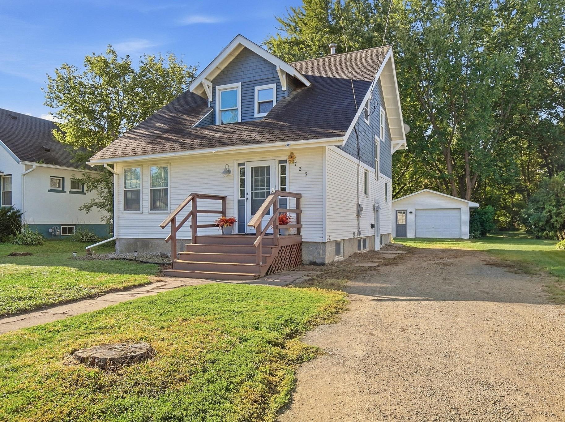 725 Home Street — photo