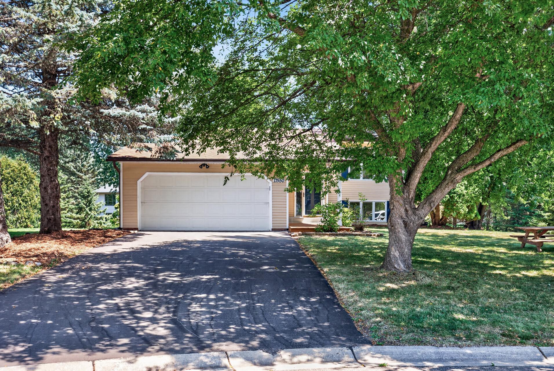 17550 Illinois Court — photo